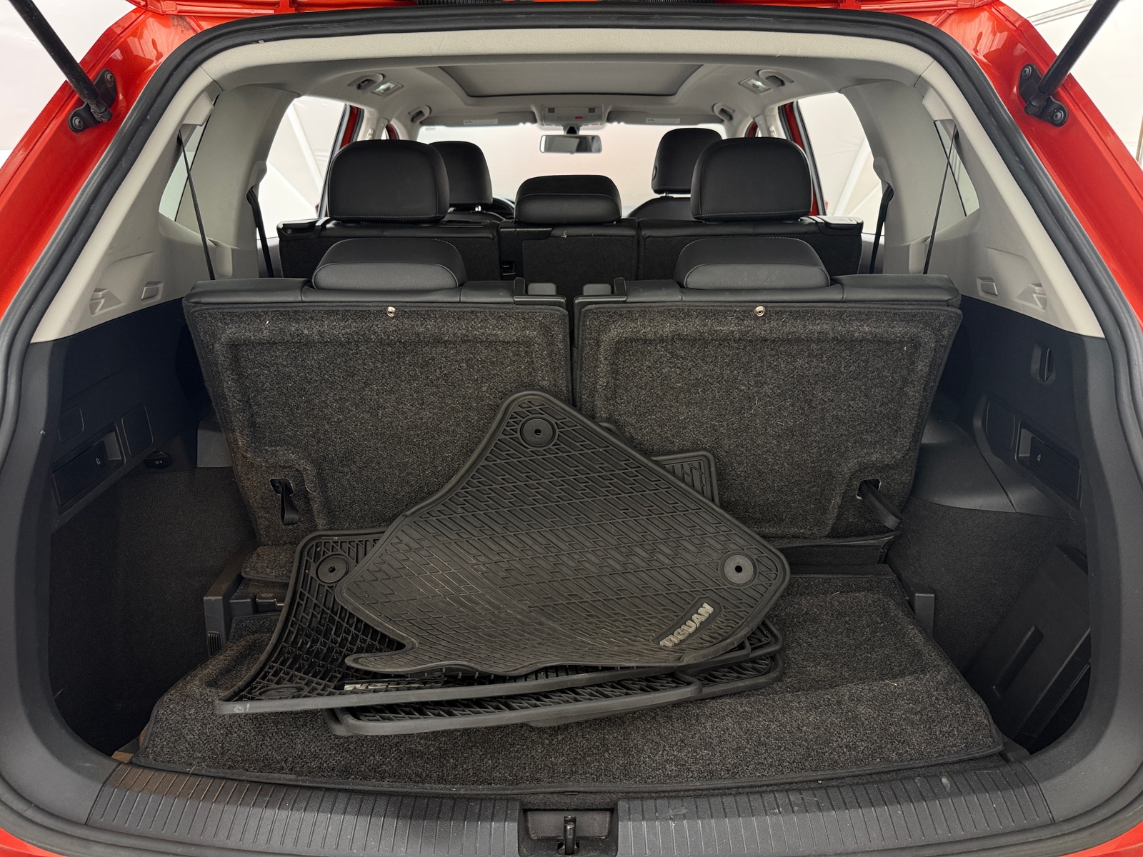 Thumbnail: 2018 Volkswagen Tiguan - 6