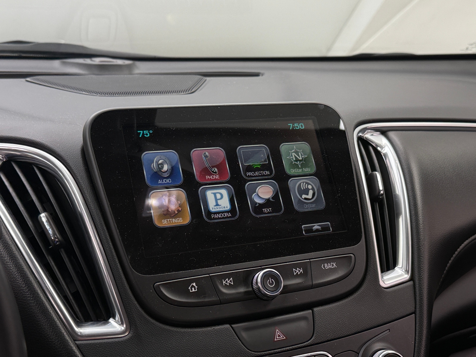 Thumbnail: 2016 Chevrolet Malibu - 3