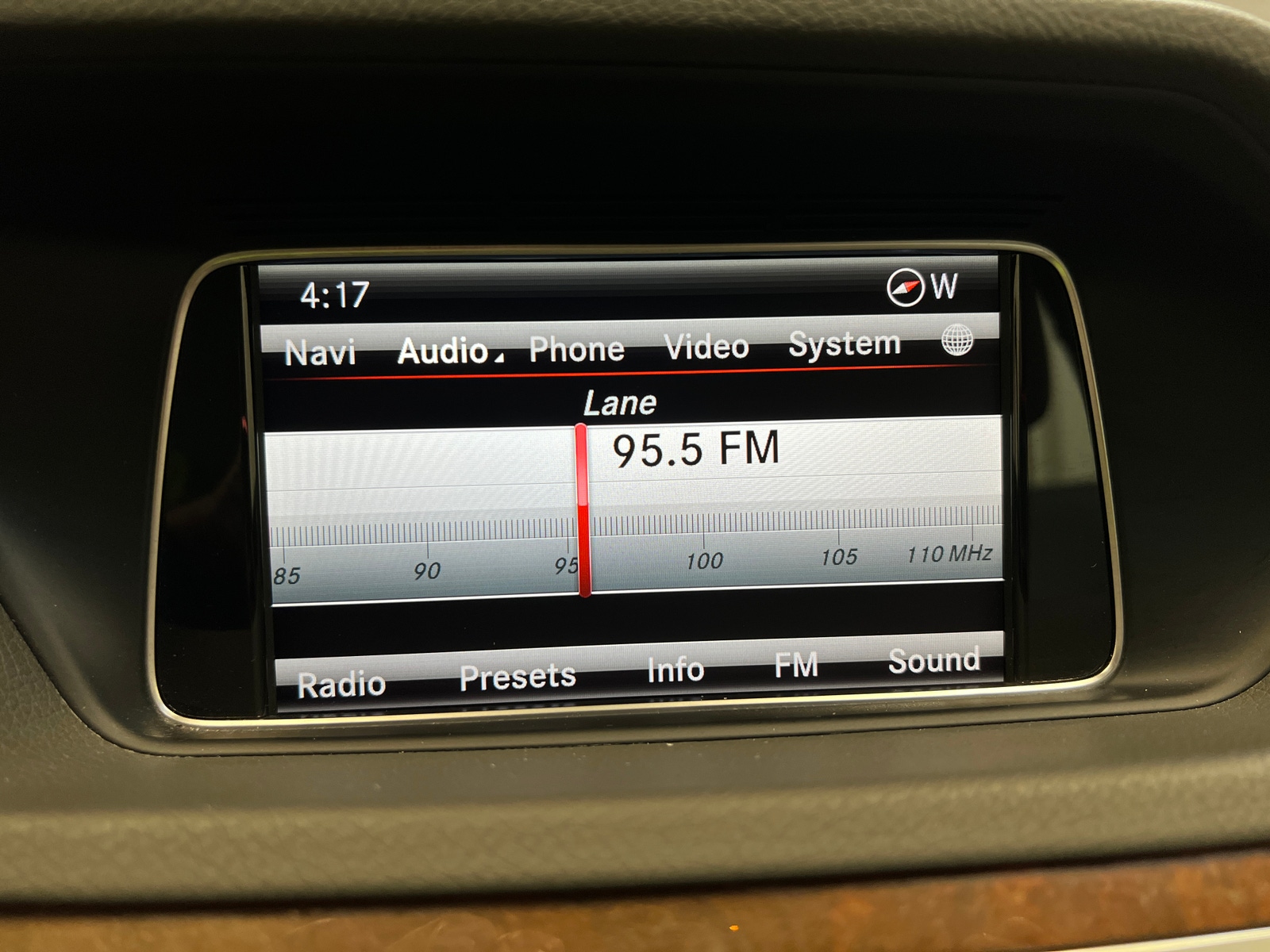 Thumbnail: 2014 Mercedes-Benz E-Class - 3