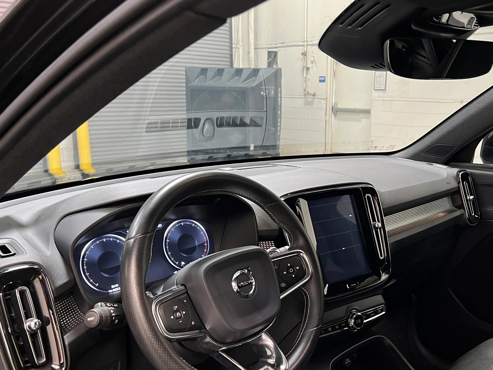 Thumbnail: 2019 Volvo XC40 - 2