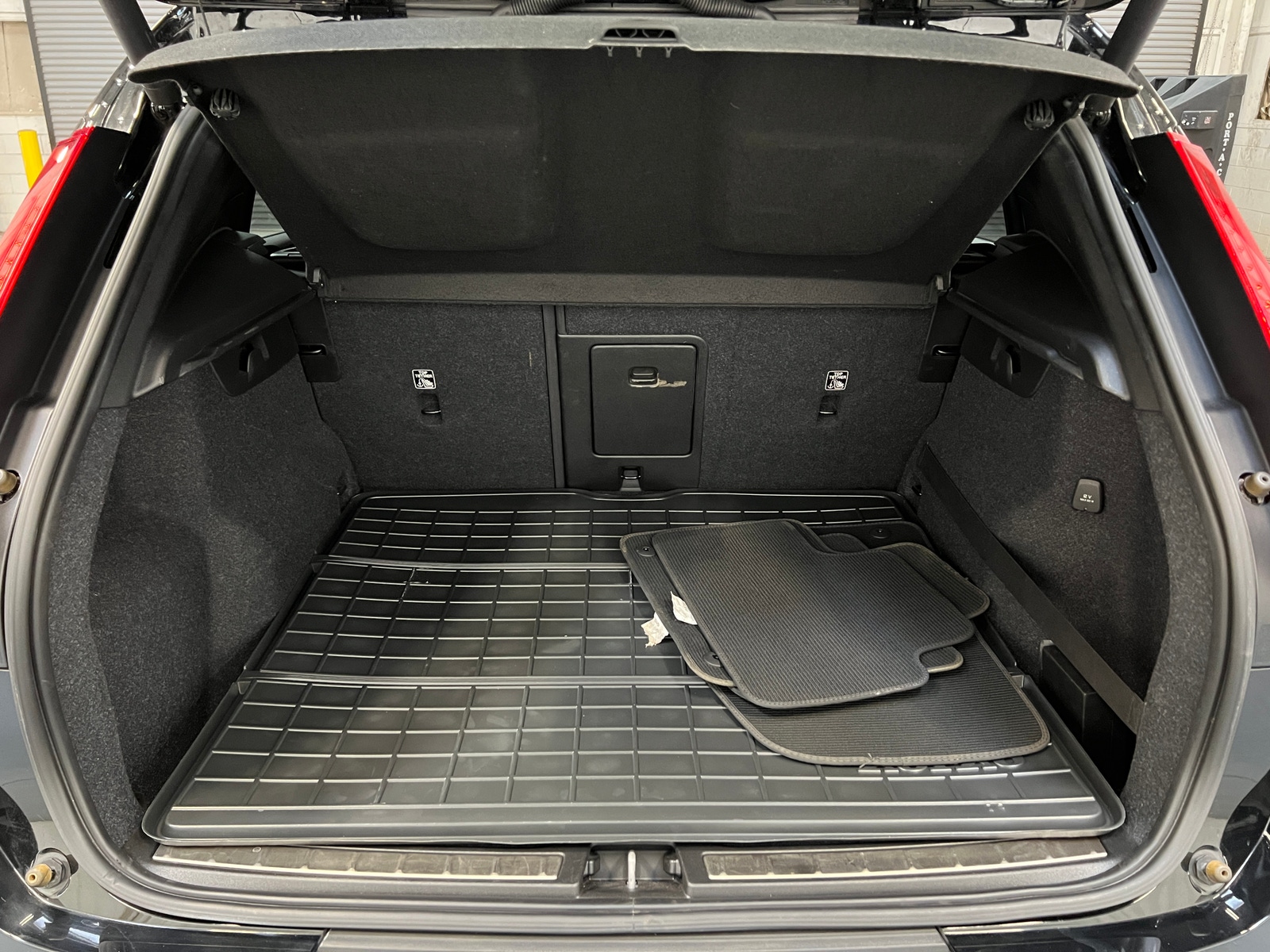 Thumbnail: 2019 Volvo XC40 - 6