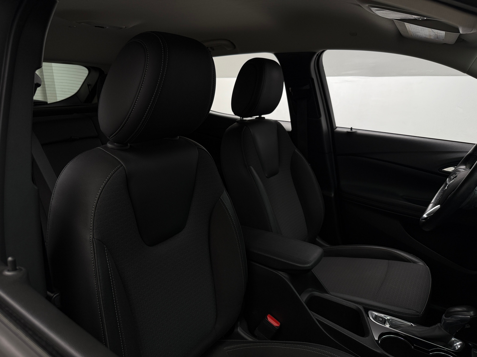 Thumbnail: 2020 Buick Encore GX - 2