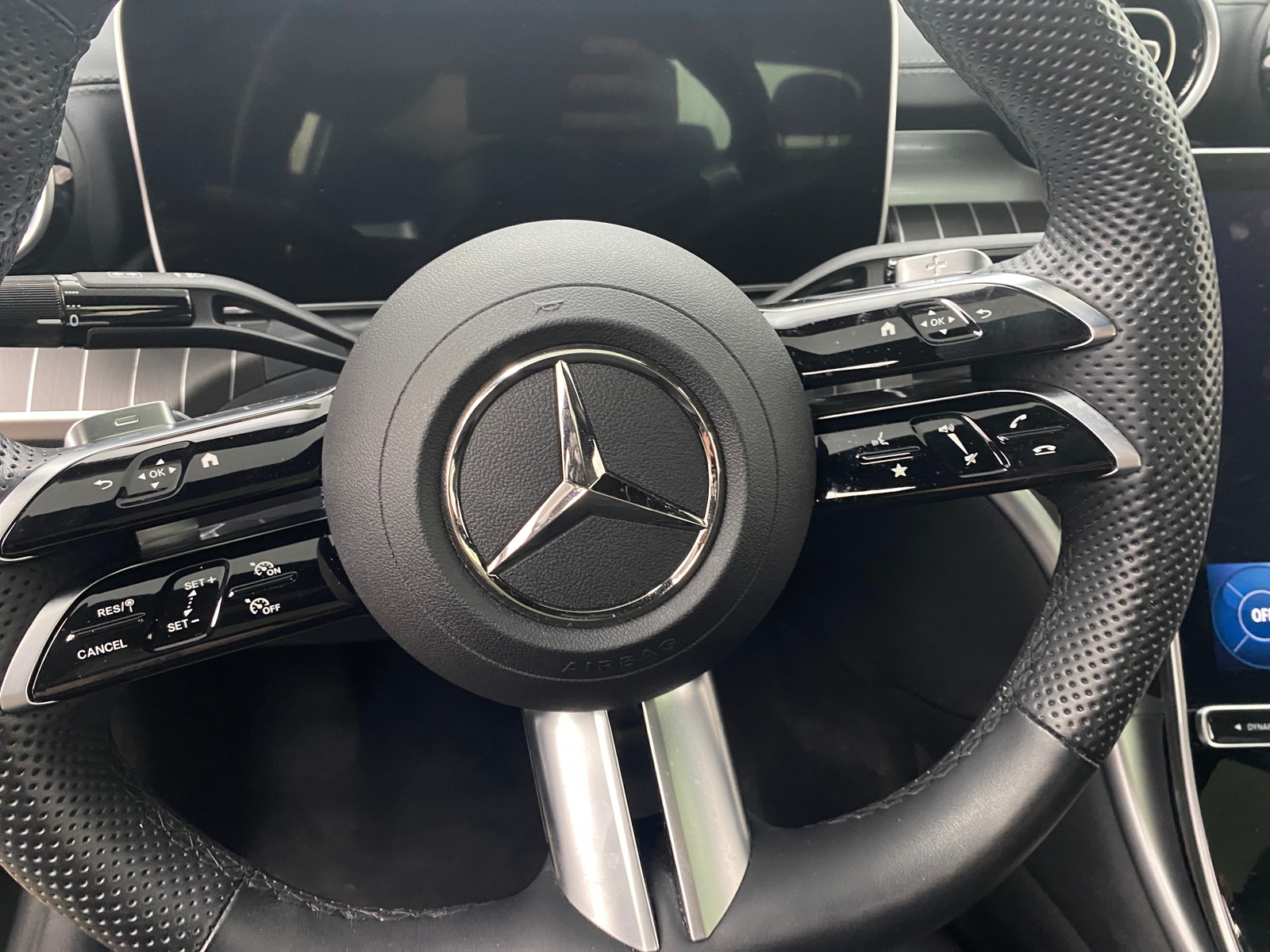Thumbnail: 2023 Mercedes-Benz C-Class - 4