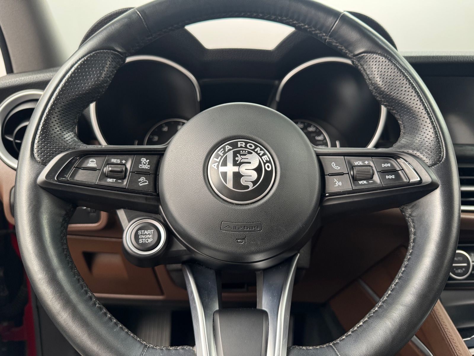 Thumbnail: 2020 Alfa Romeo Stelvio - 4