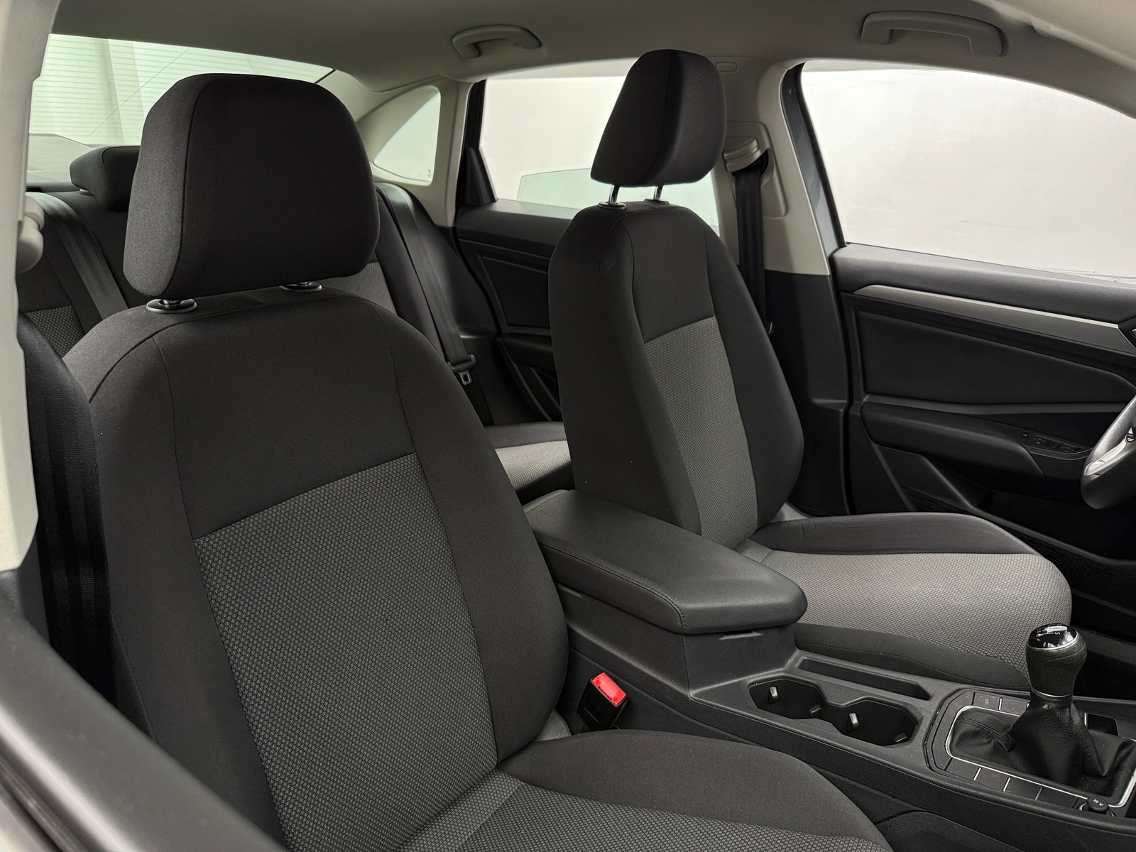 Thumbnail: 2019 Volkswagen Jetta - 2