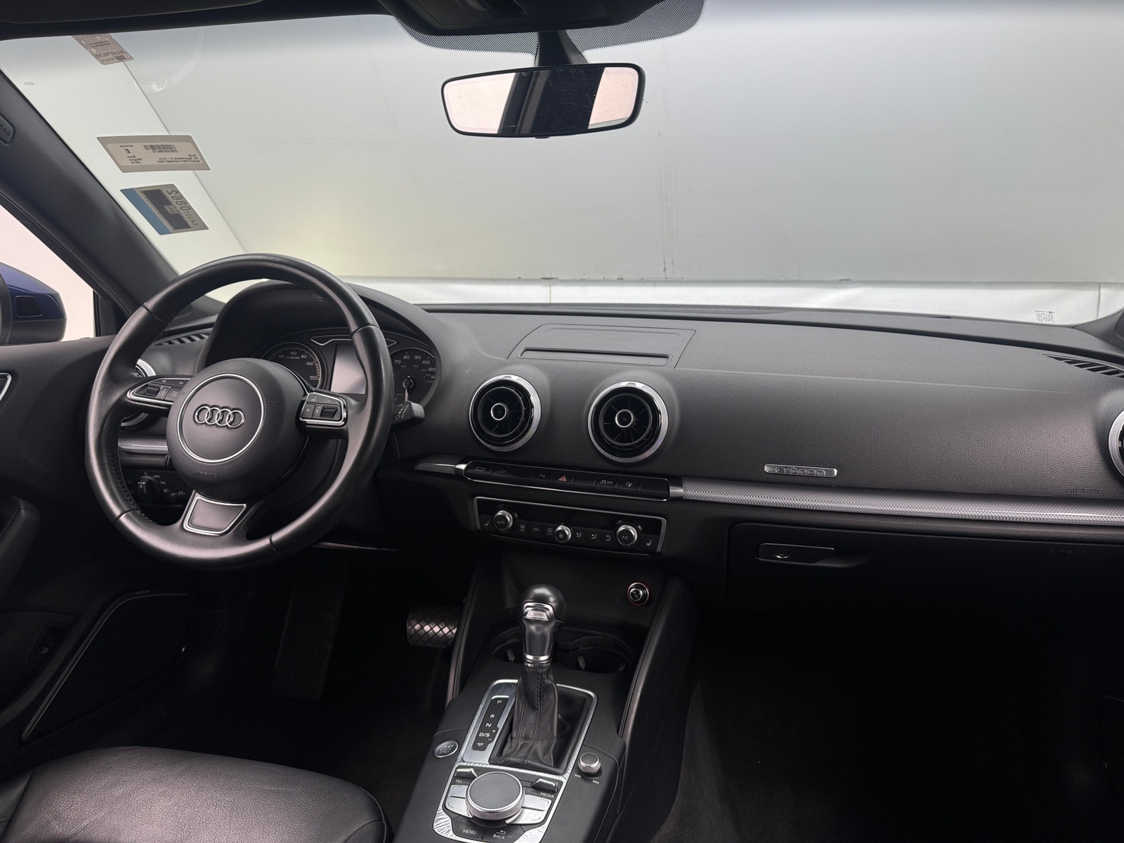 Thumbnail: 2016 Audi A3 e-tron - 2