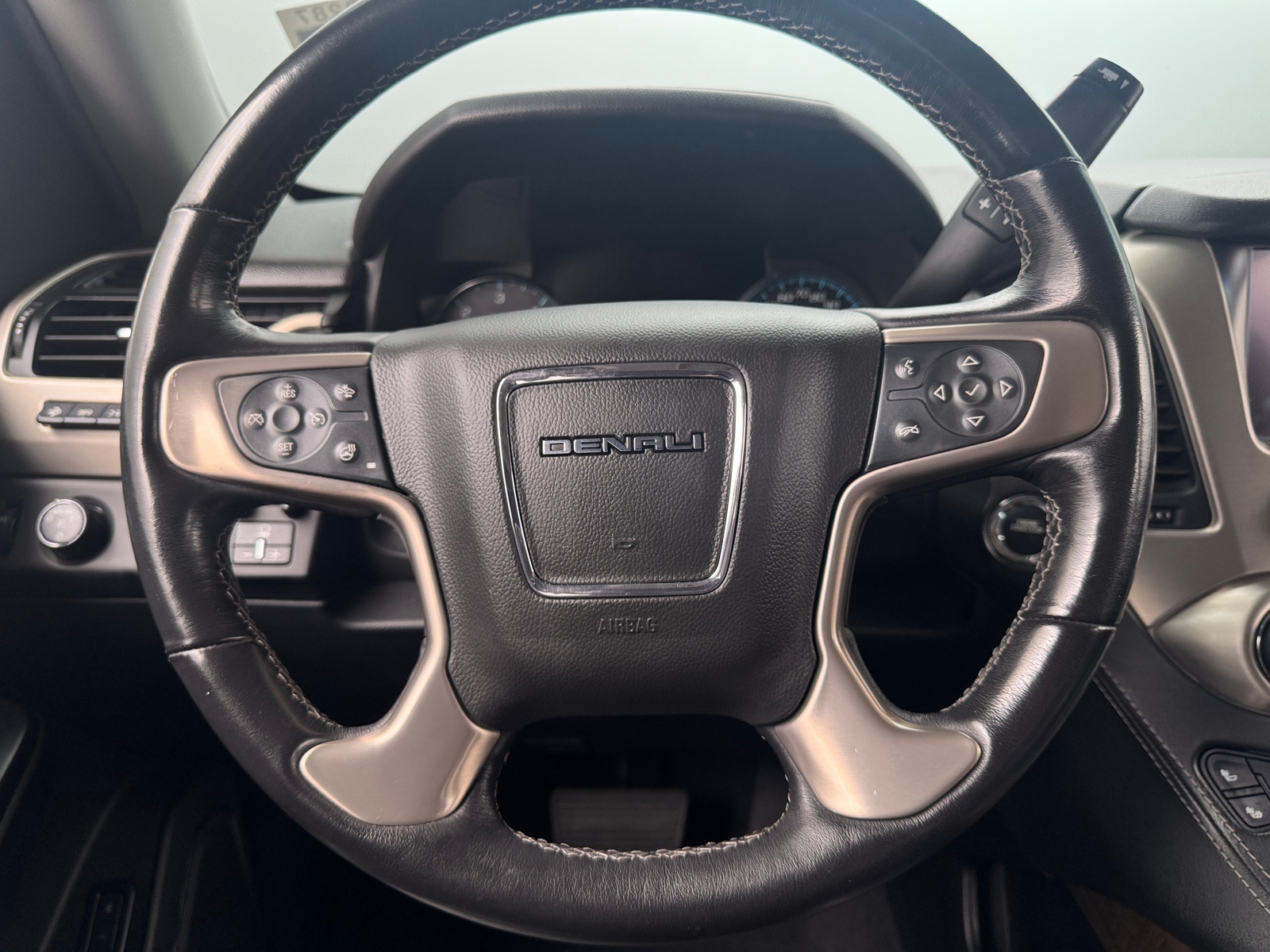 Thumbnail: 2019 GMC Yukon XL - 4