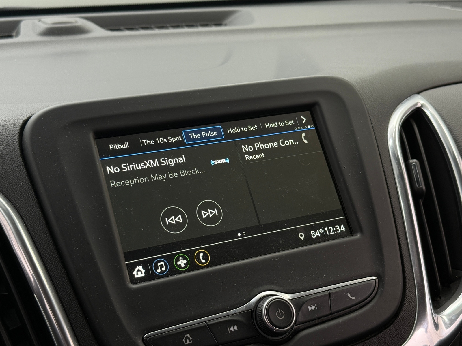Thumbnail: 2019 Chevrolet Equinox - 4