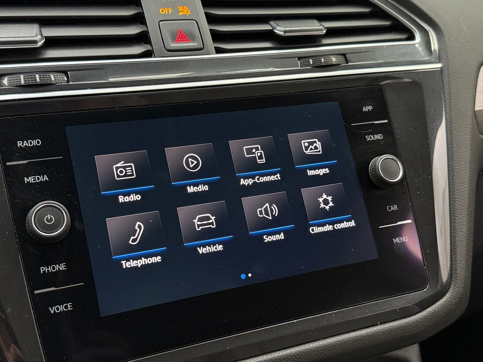 Thumbnail: 2019 Volkswagen Tiguan - 3
