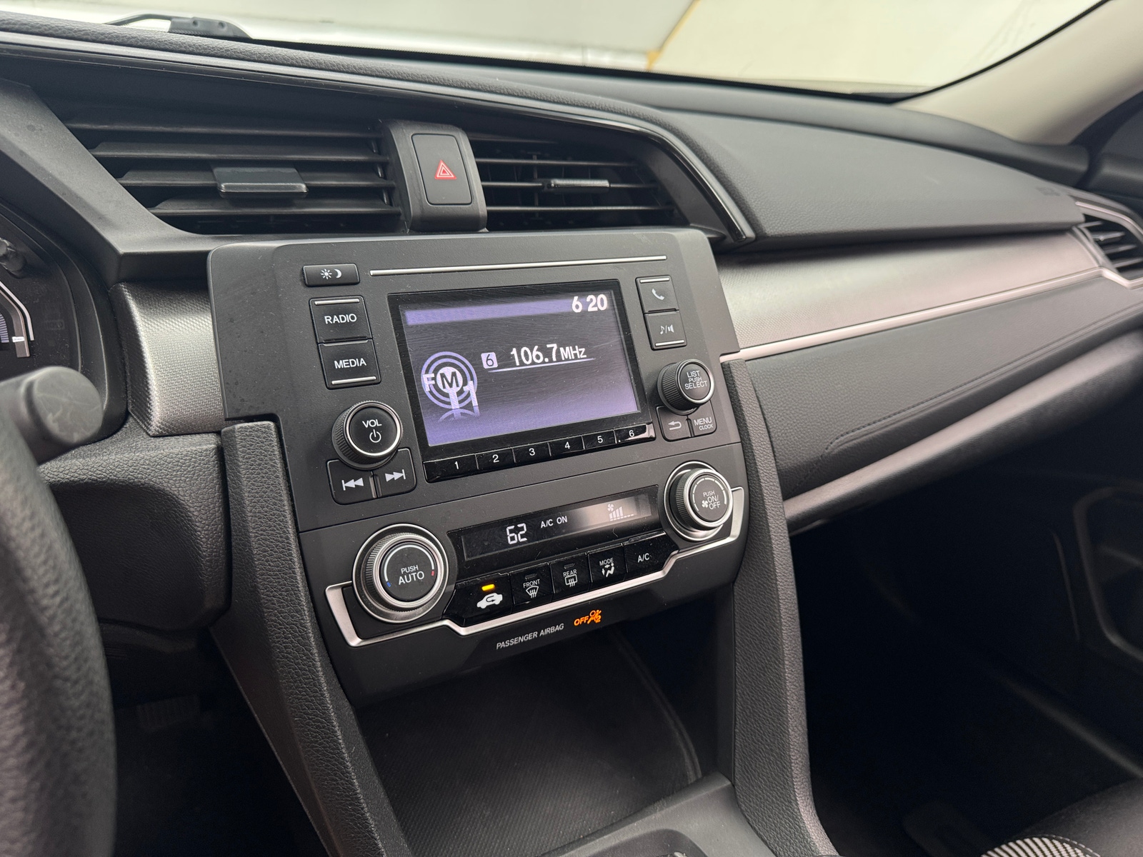 Thumbnail: 2016 Honda Civic - 4
