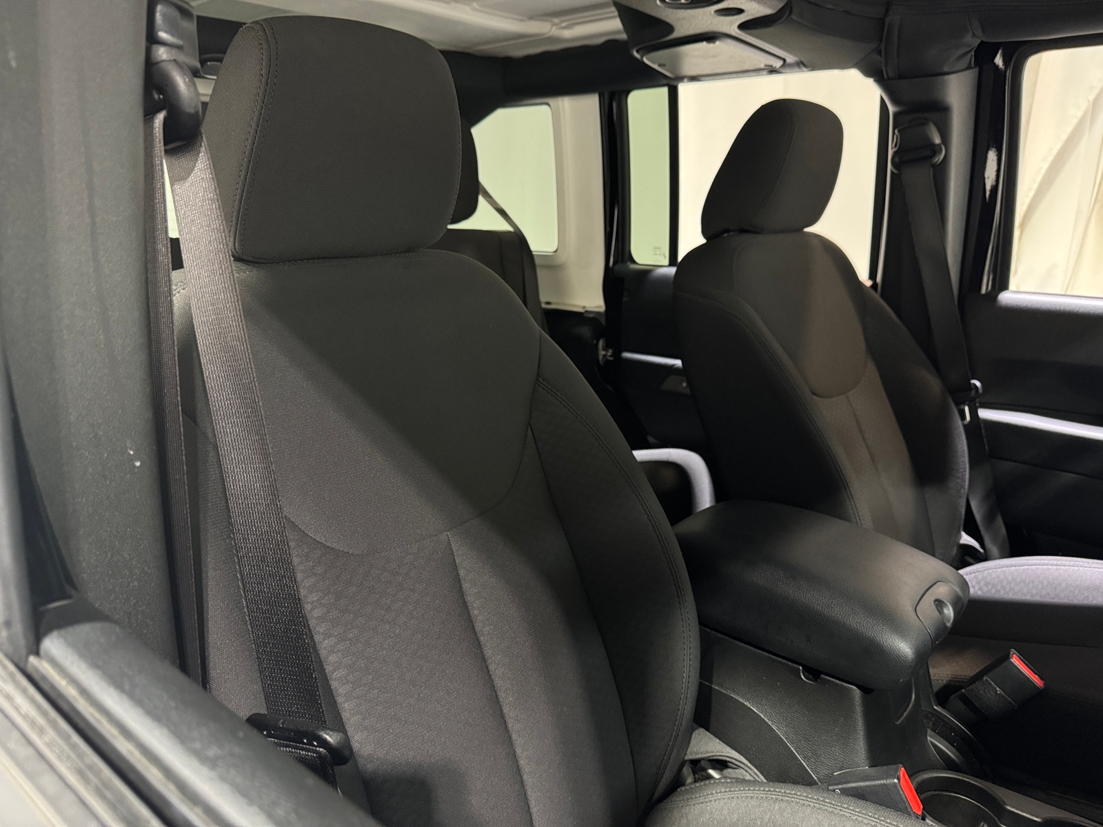 Thumbnail: 2017 Jeep Wrangler - 2