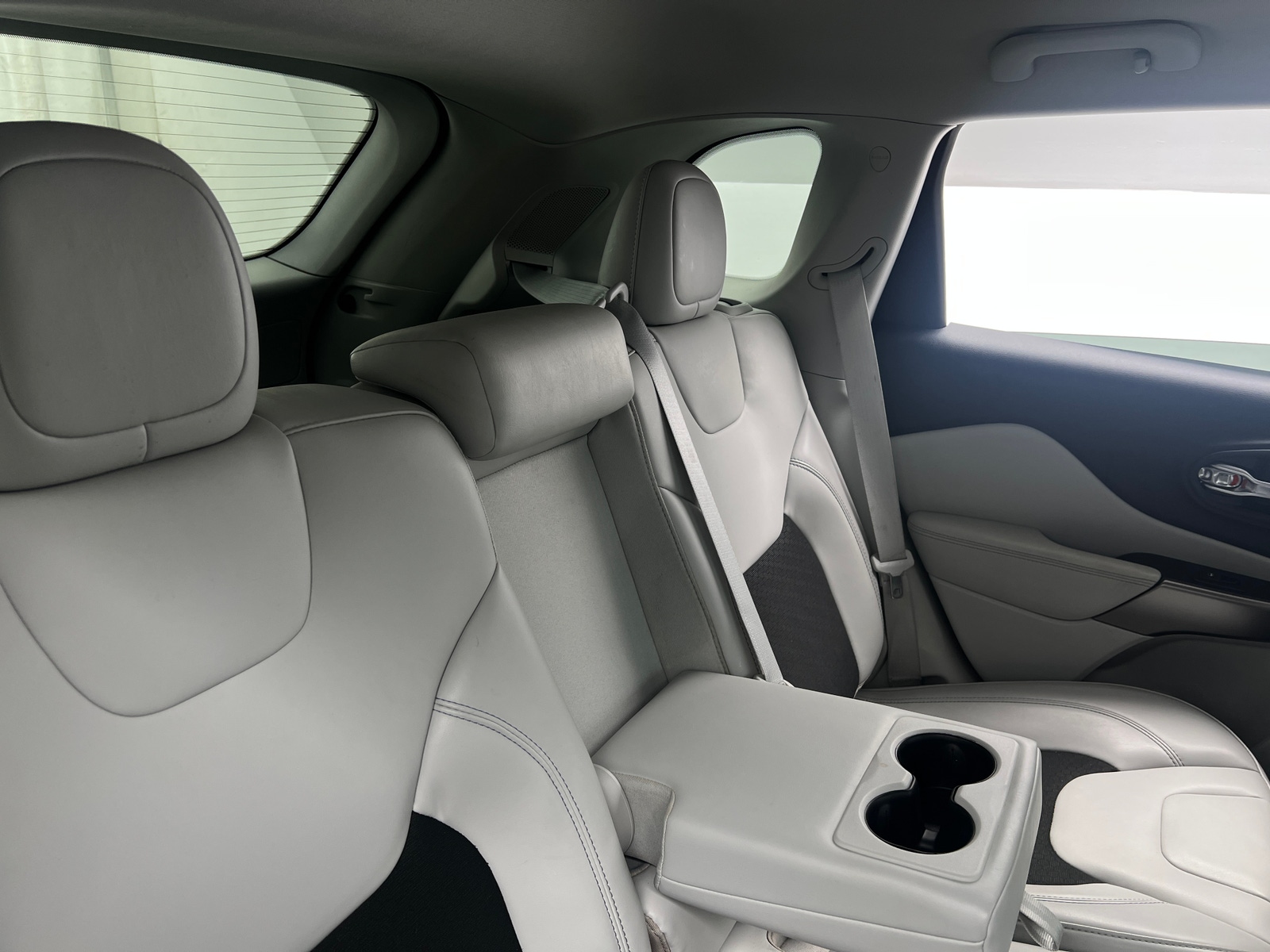 Thumbnail: 2020 Jeep Cherokee - 5