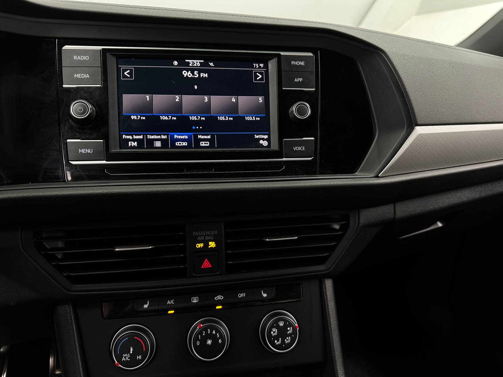 Thumbnail: 2024 Volkswagen Jetta - 4