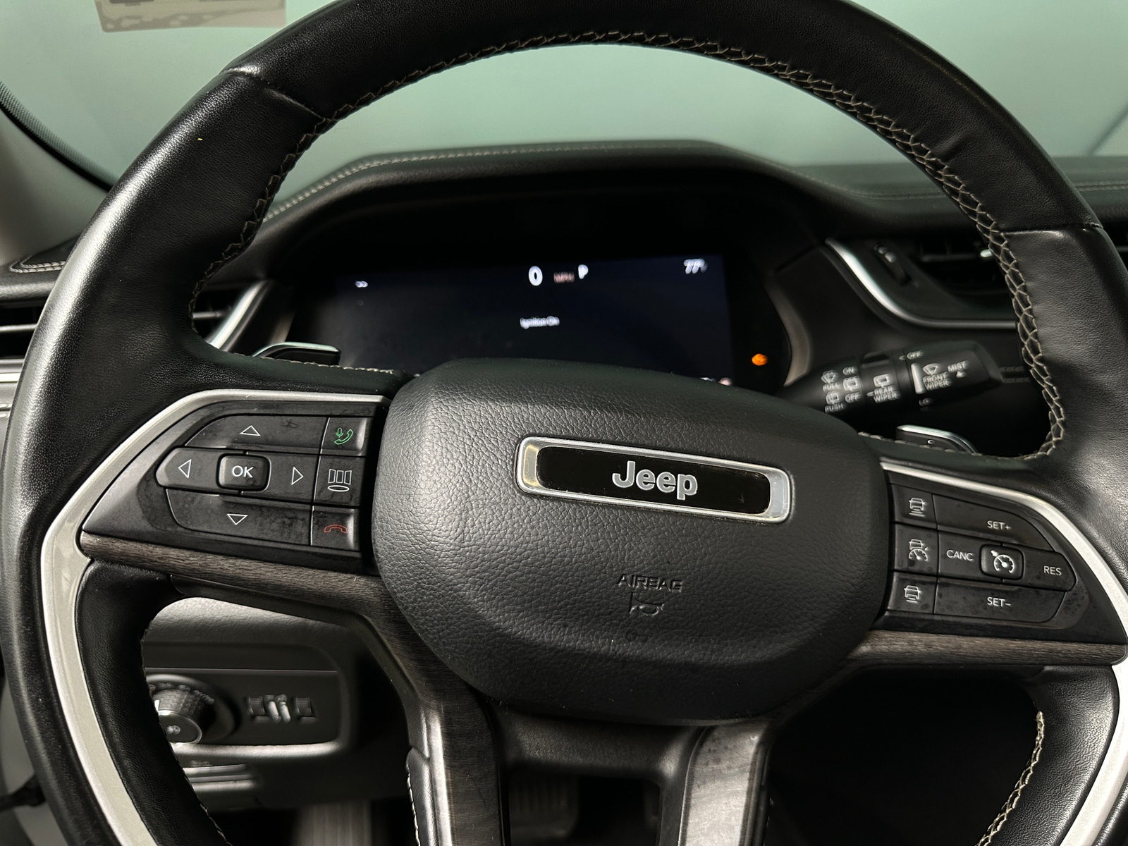 Thumbnail: 2022 Jeep Grand Cherokee L - 4