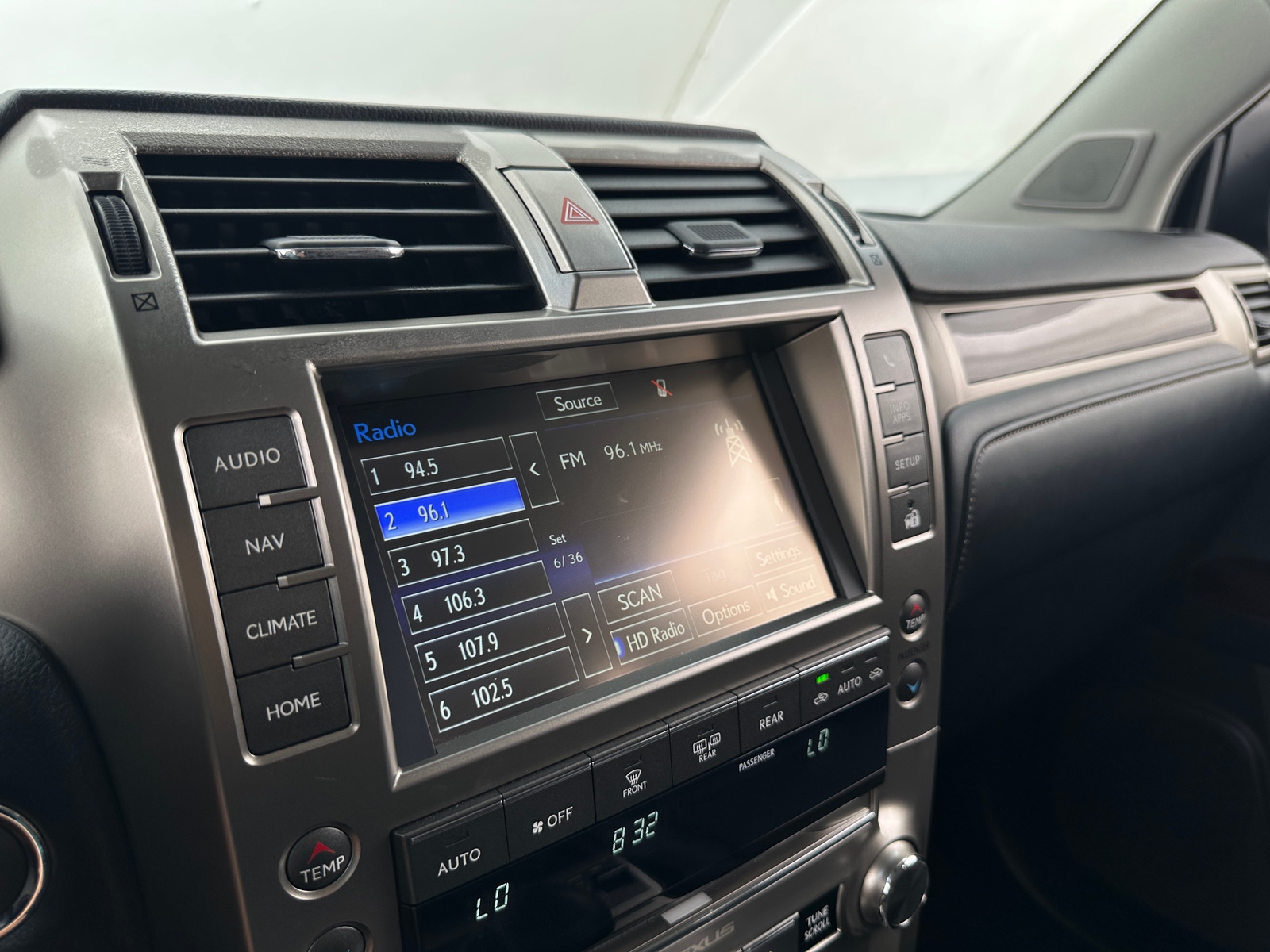Thumbnail: 2019 Lexus GX - 3