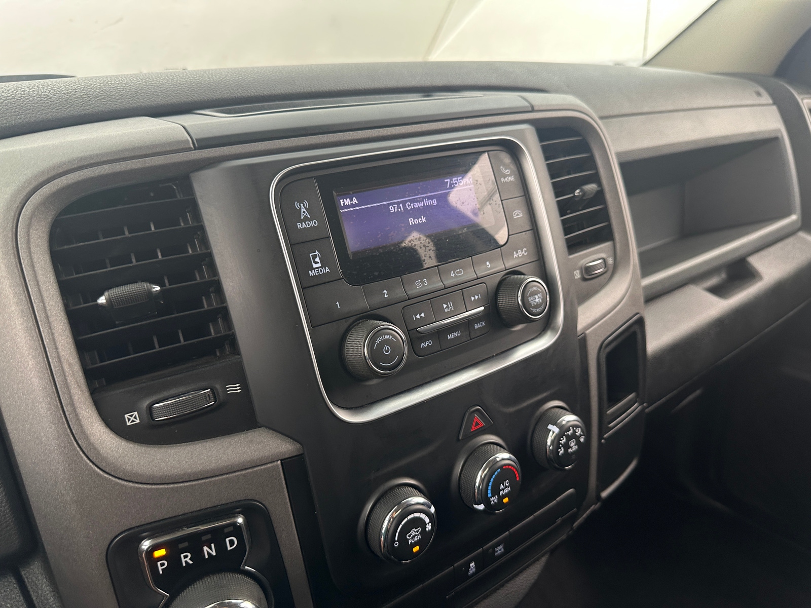 Thumbnail: 2019 RAM 1500 Classic - 4