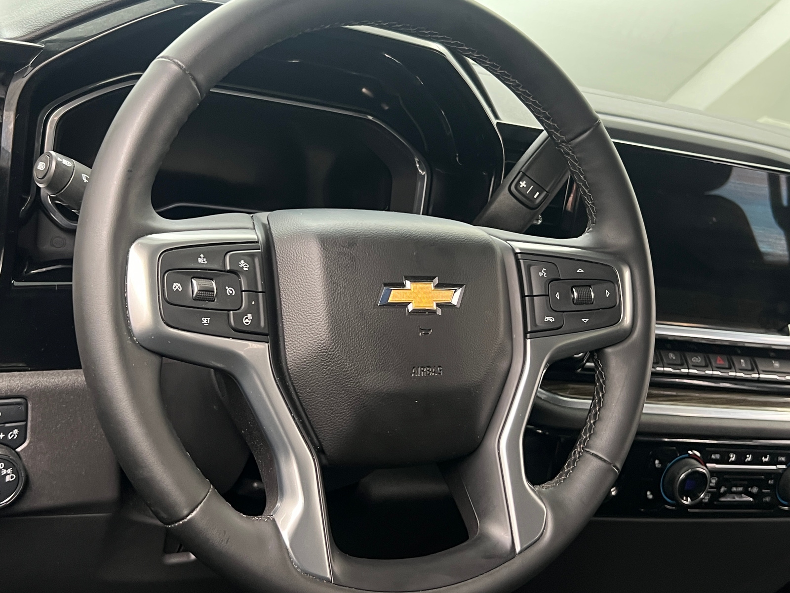 Thumbnail: 2024 Chevrolet Silverado 1500 - 5