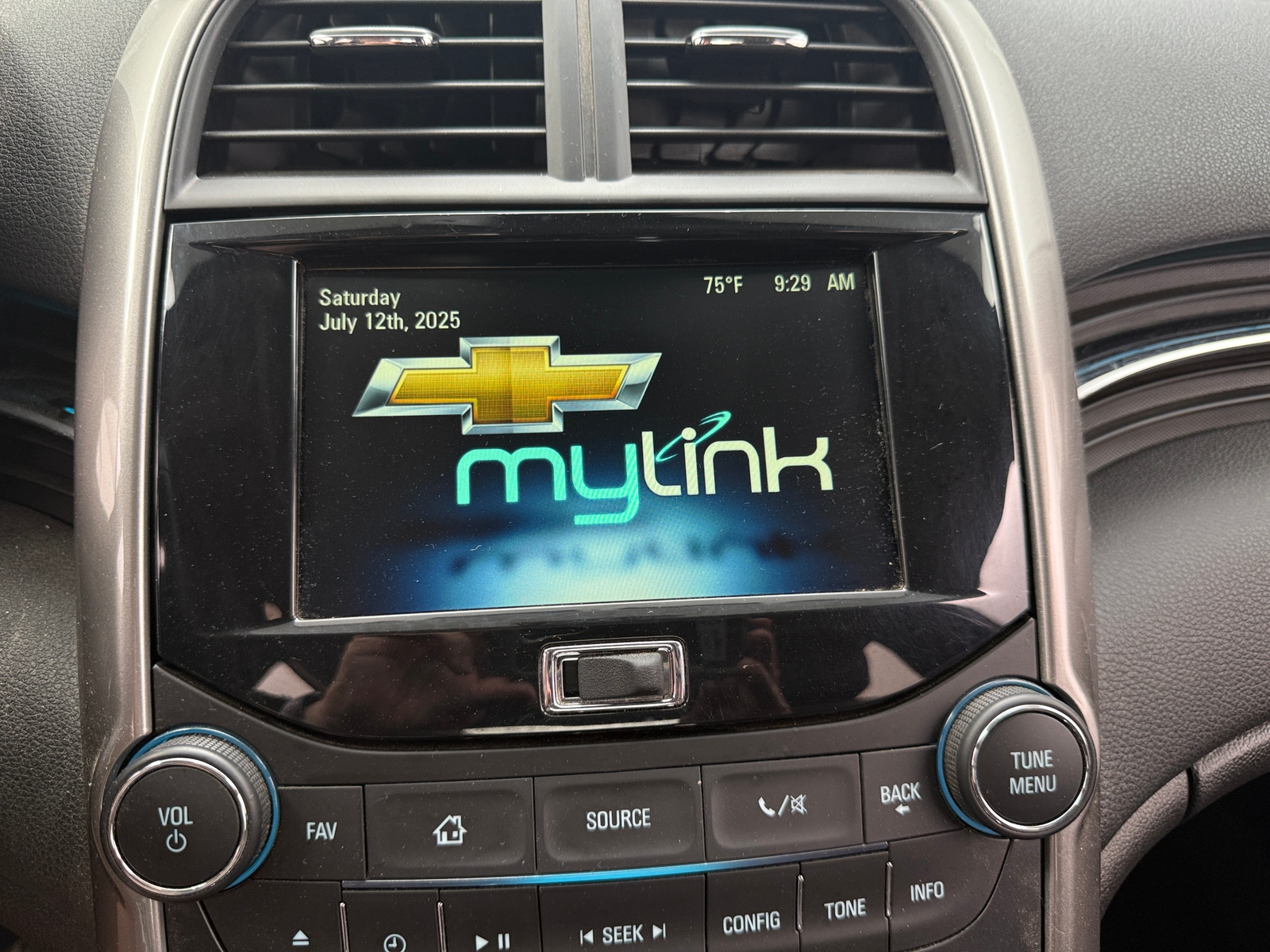 Thumbnail: 2015 Chevrolet Malibu - 4
