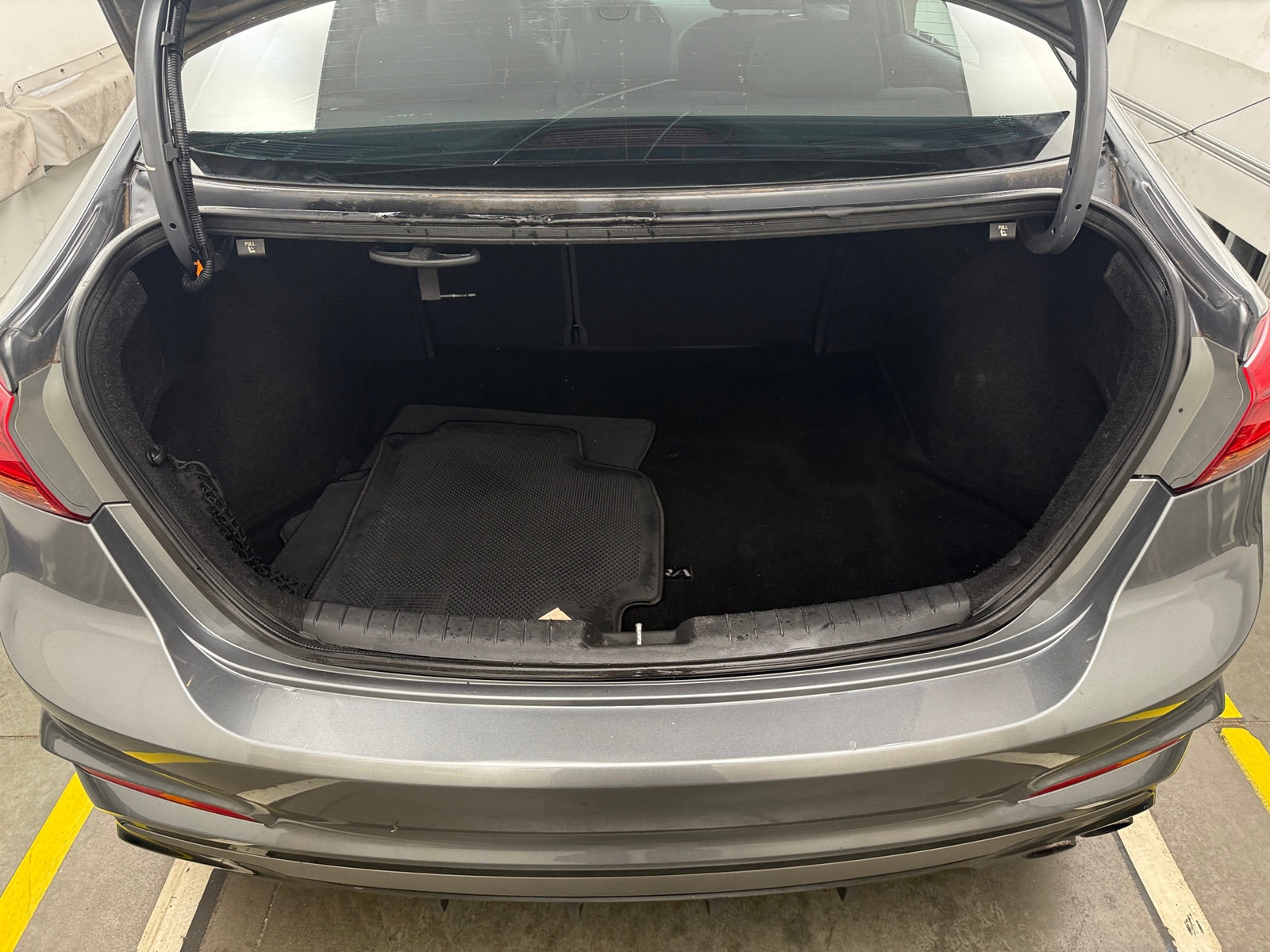 Thumbnail: 2018 Hyundai Elantra - 6