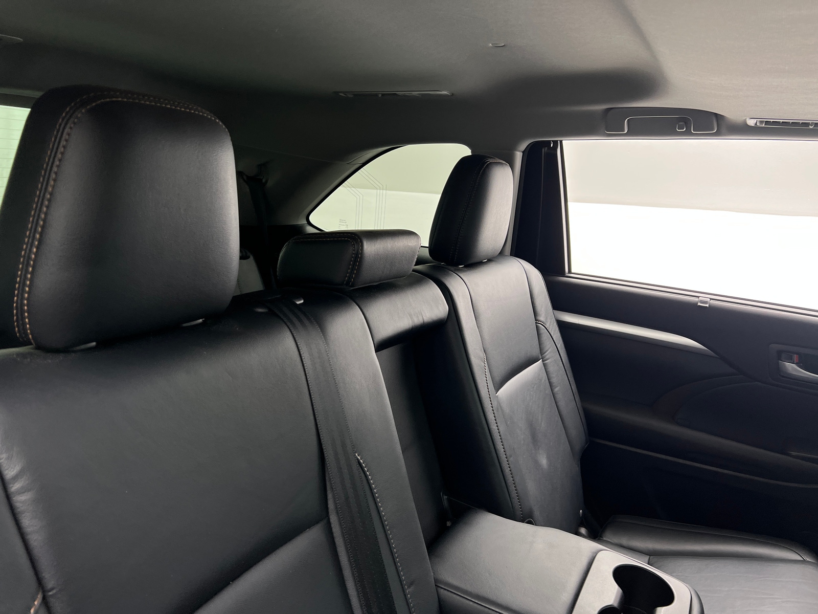 Thumbnail: 2016 Toyota Highlander - 5