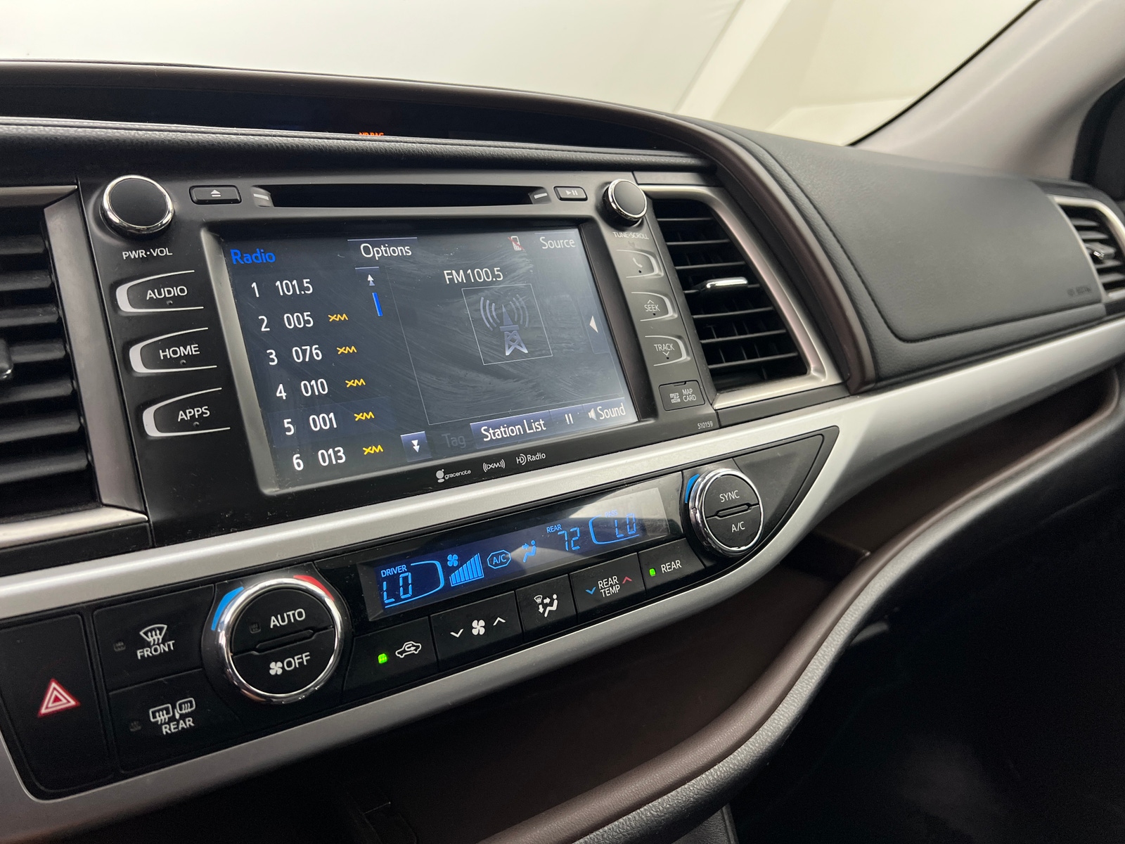 Thumbnail: 2016 Toyota Highlander - 3