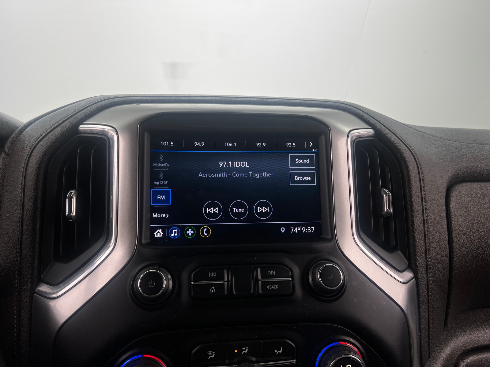 Thumbnail: 2019 Chevrolet Silverado 1500 - 4