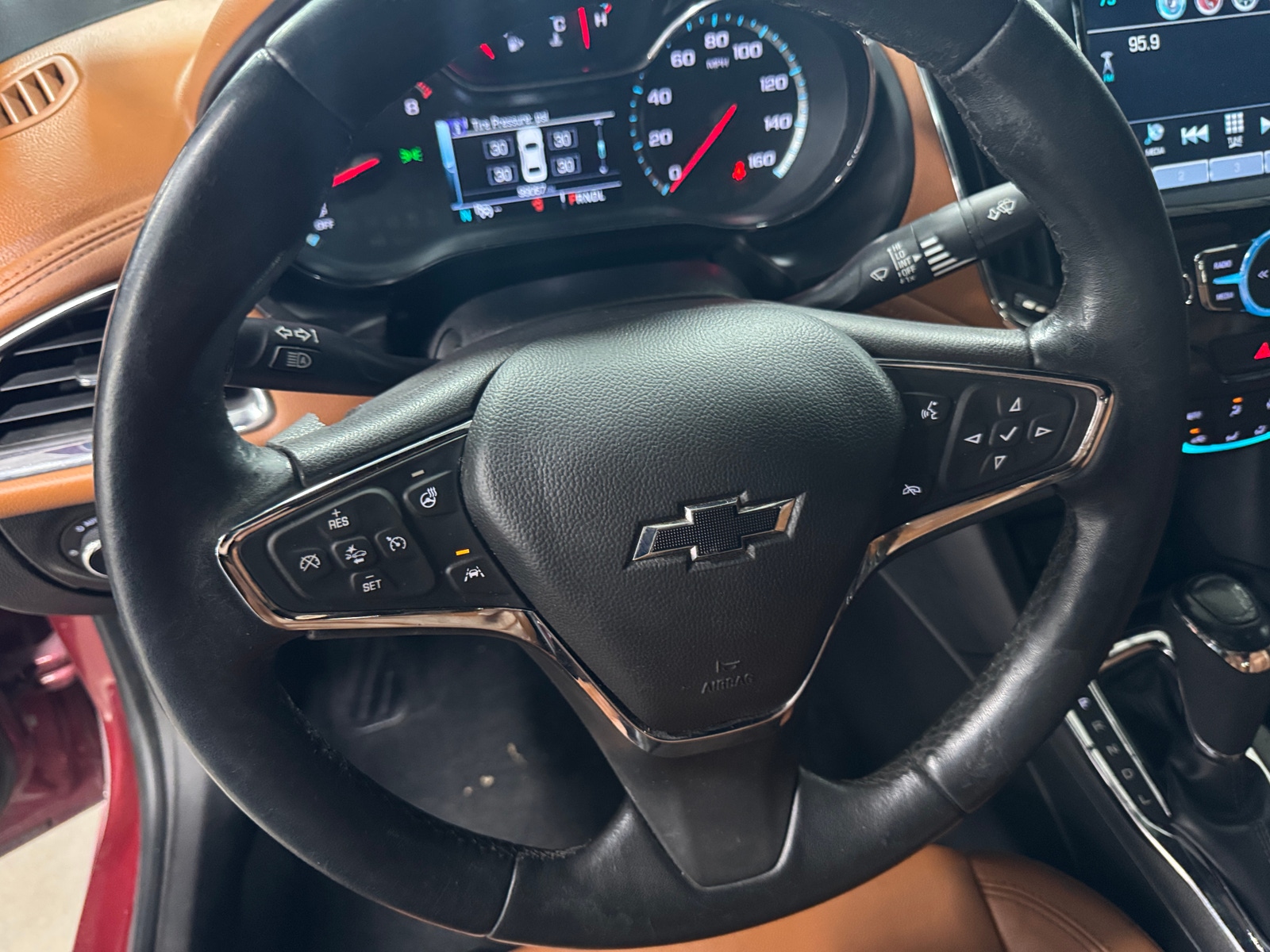 Thumbnail: 2017 Chevrolet Cruze - 4