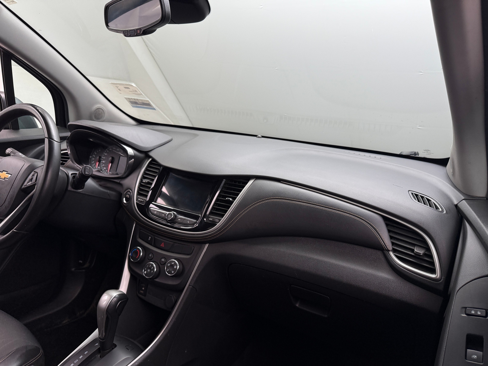 Thumbnail: 2018 Chevrolet Trax - 3