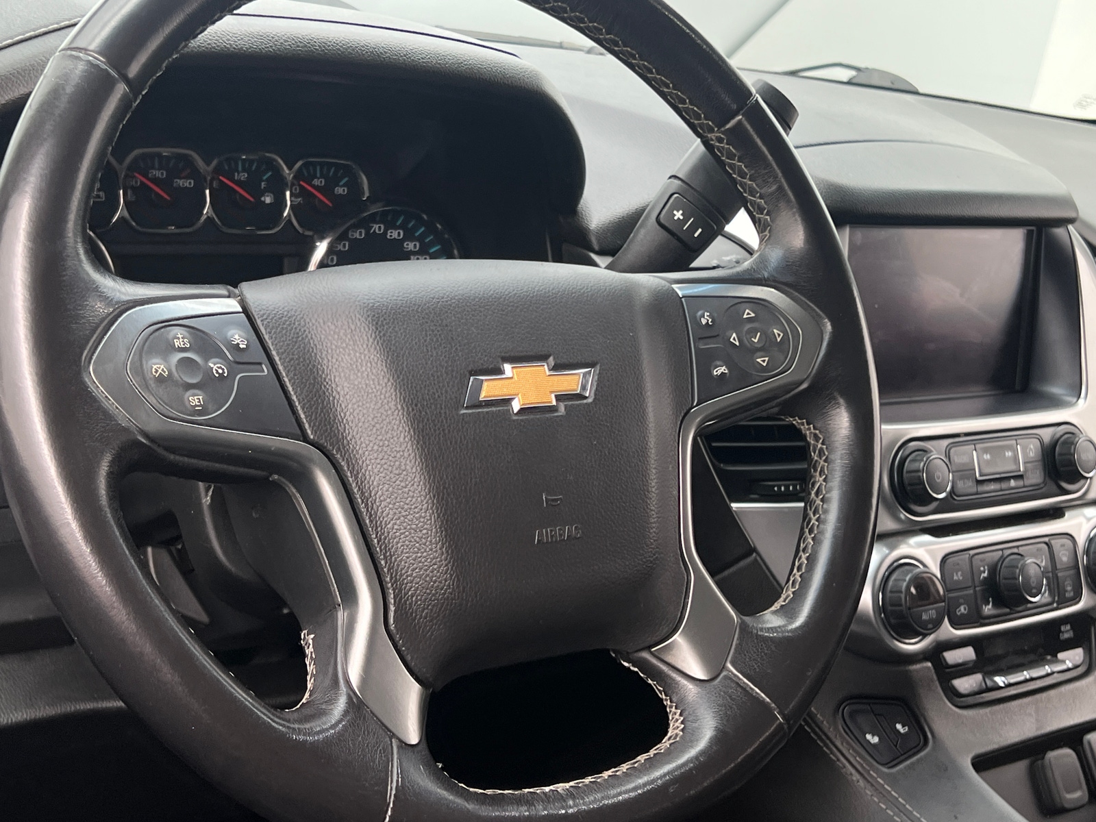 Thumbnail: 2020 Chevrolet Suburban - 4