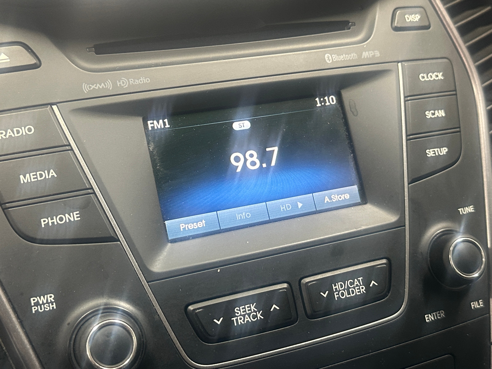 Thumbnail: 2015 Hyundai Santa Fe - 4