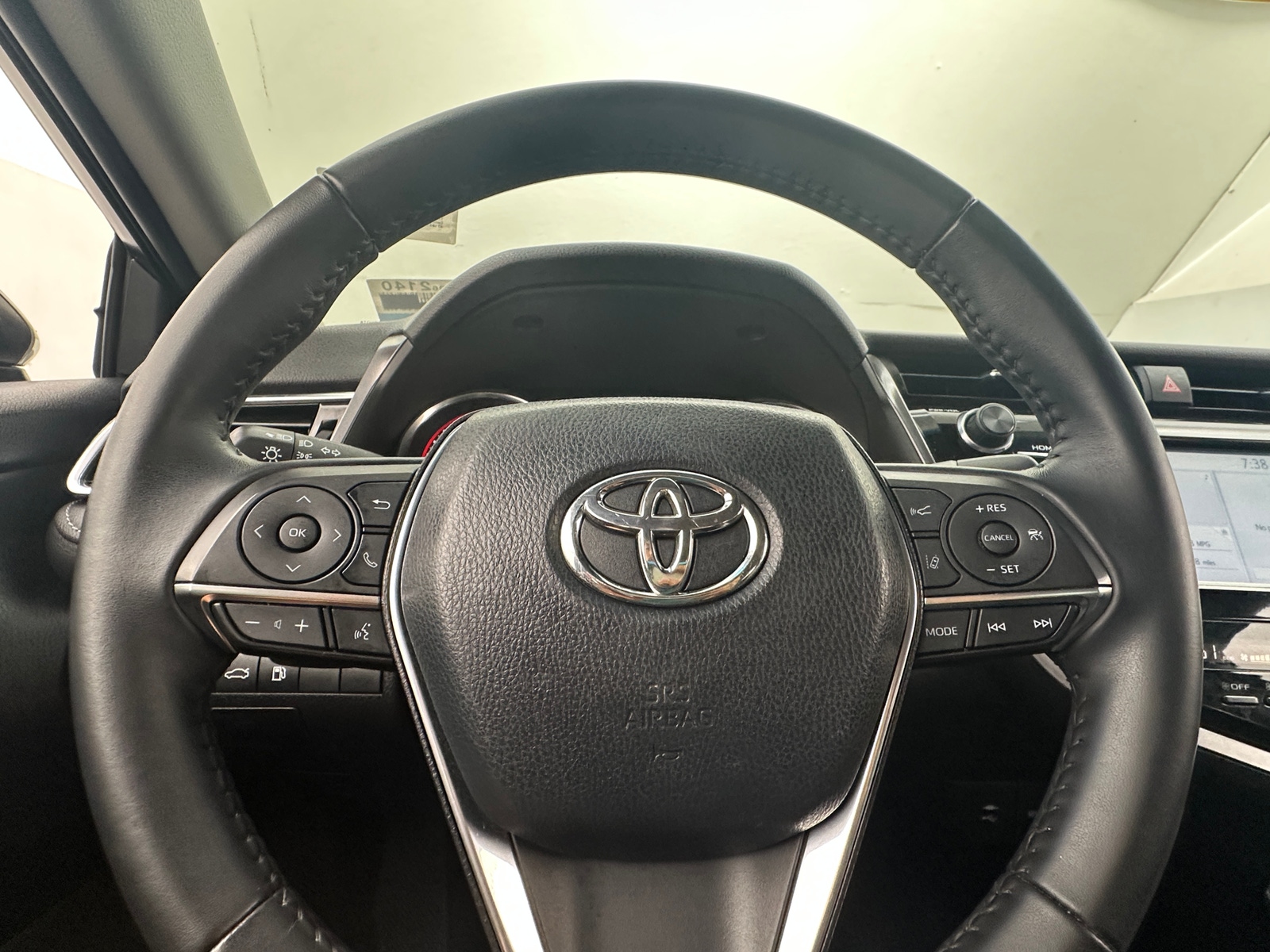 Thumbnail: 2018 Toyota Camry - 4