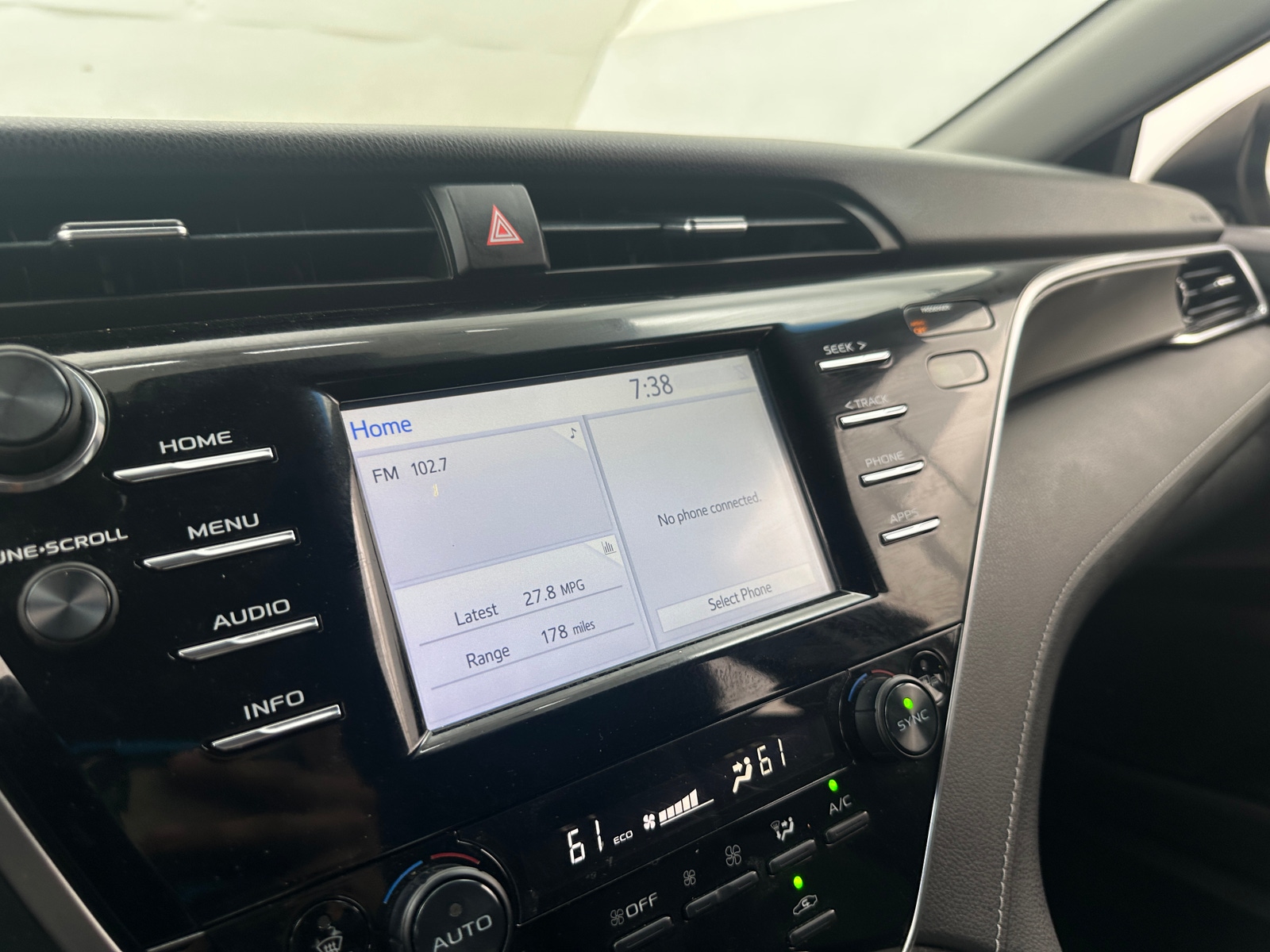 Thumbnail: 2018 Toyota Camry - 3