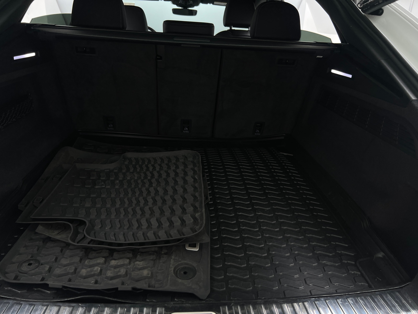Thumbnail: 2021 Audi Q8 - 6
