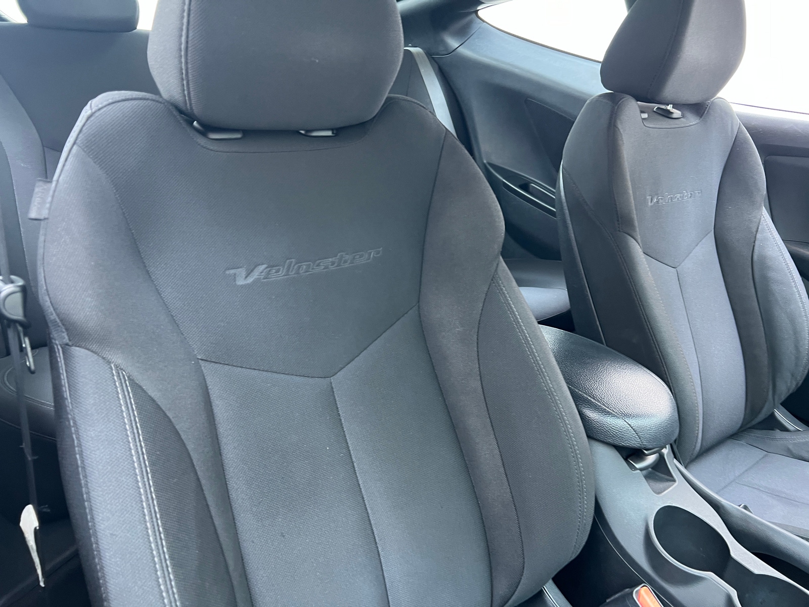 Thumbnail: 2017 Hyundai Veloster - 2