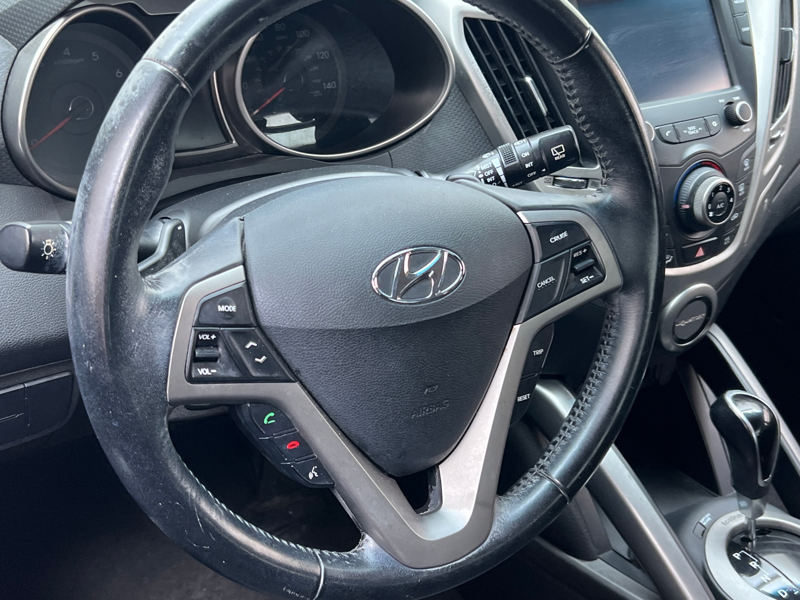 Thumbnail: 2017 Hyundai Veloster - 4
