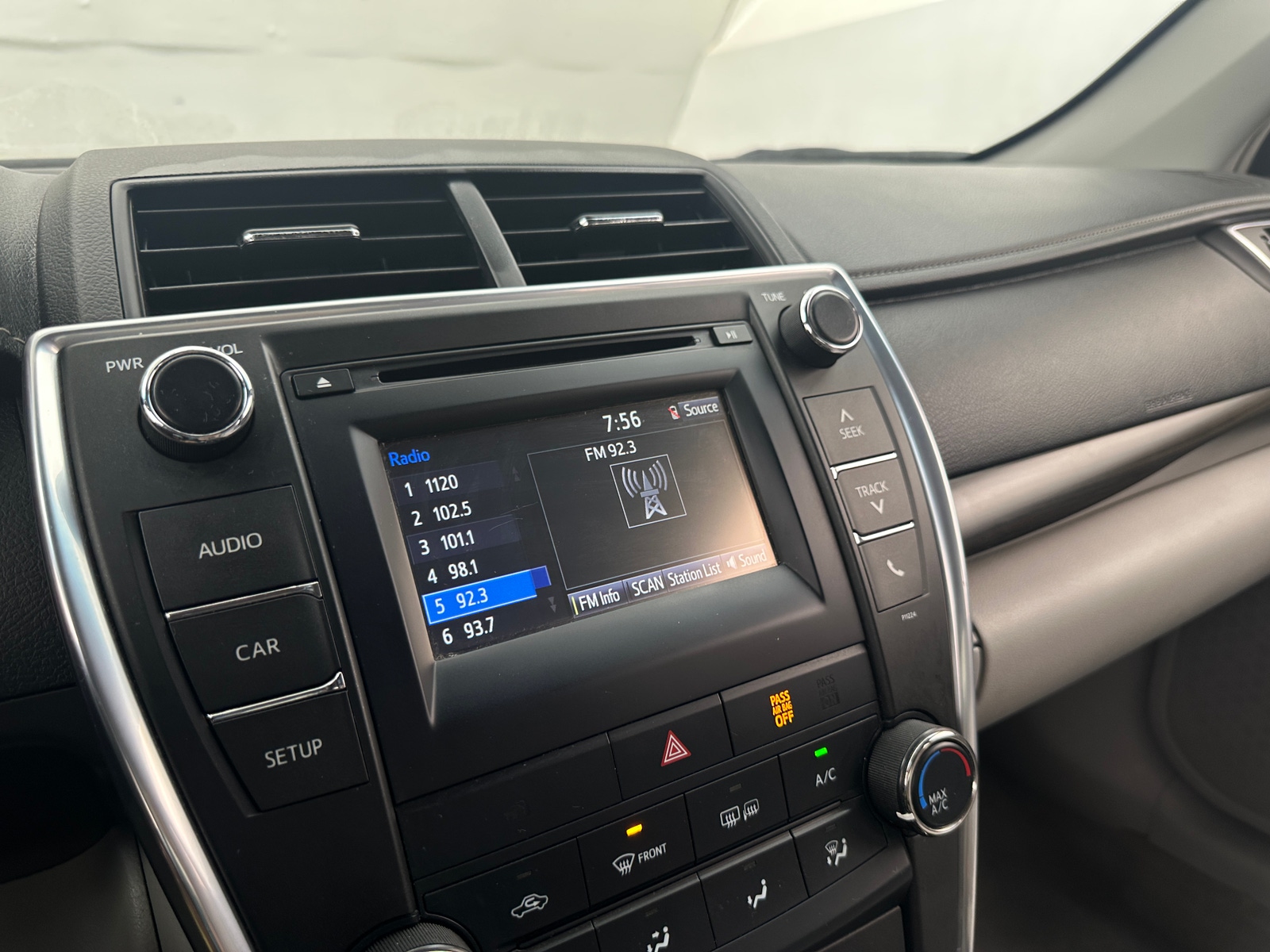 Thumbnail: 2016 Toyota Camry - 4