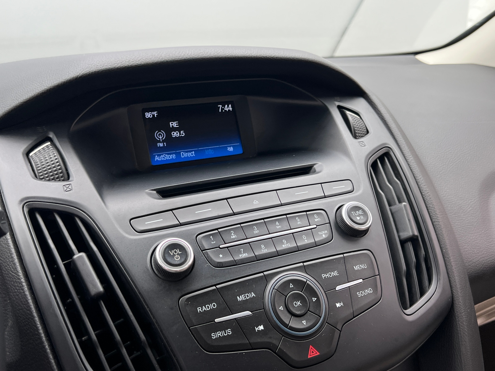 Thumbnail: 2016 Ford Focus - 4