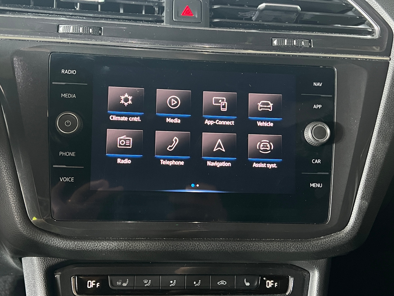 Thumbnail: 2021 Volkswagen Tiguan - 4
