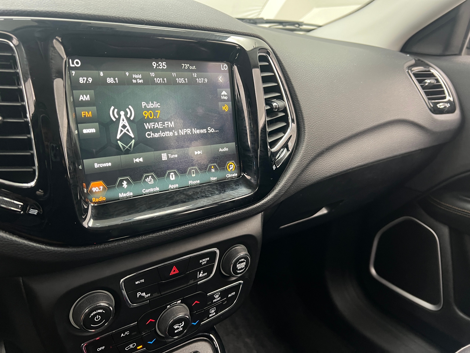 Thumbnail: 2018 Jeep Compass - 3