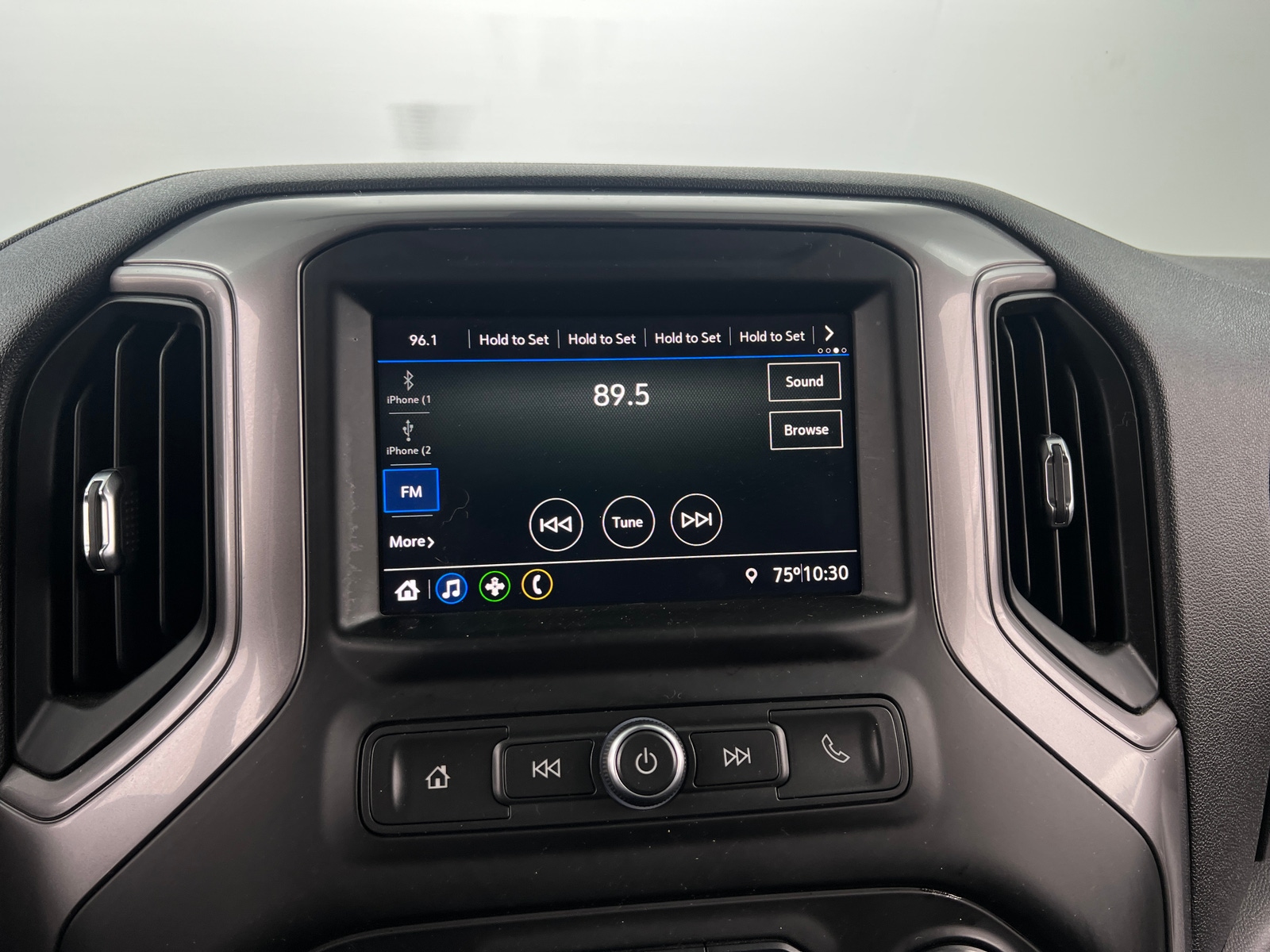 Thumbnail: 2020 Chevrolet Silverado 1500 - 4