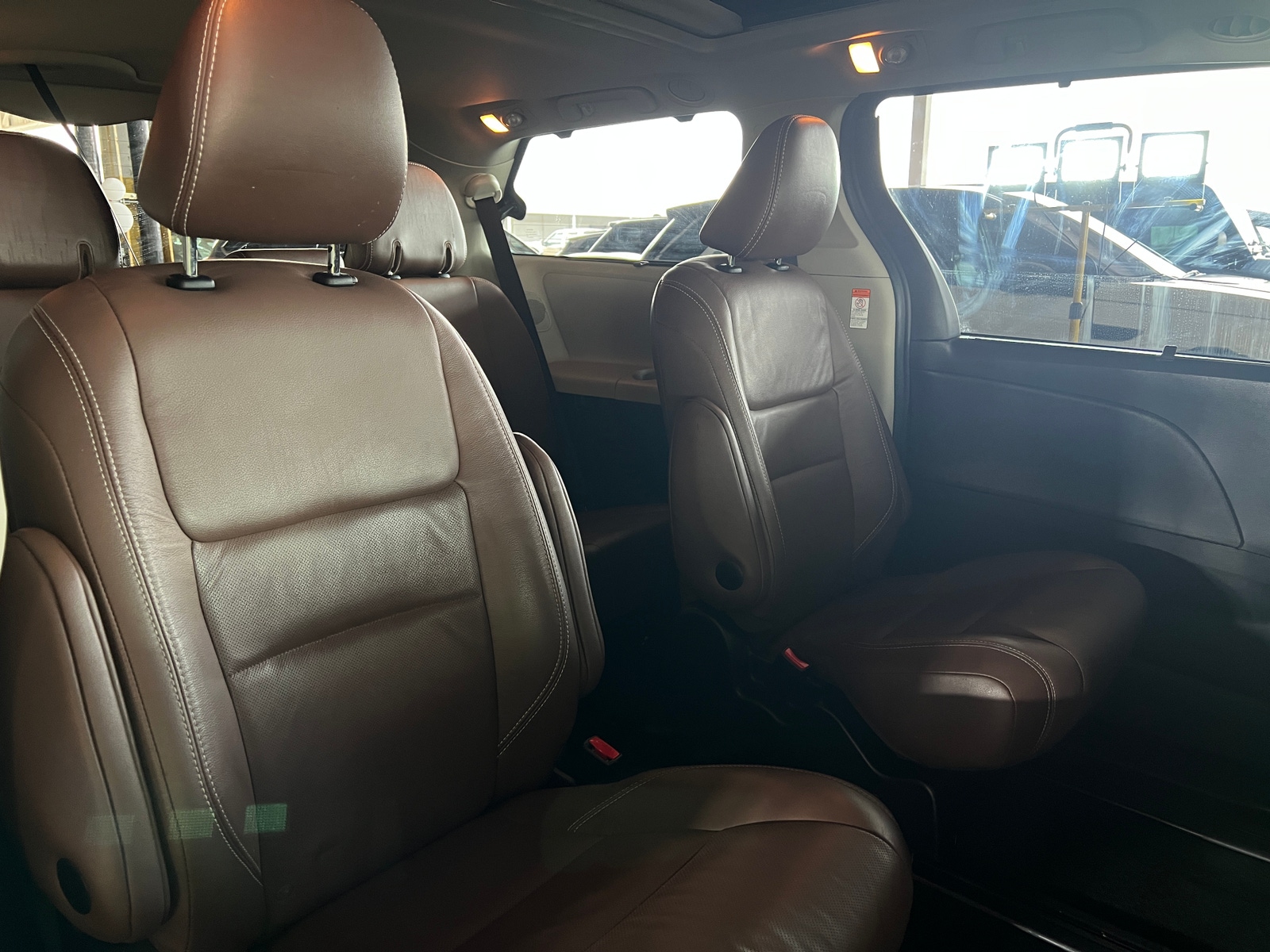 Thumbnail: 2017 Toyota Sienna - 5