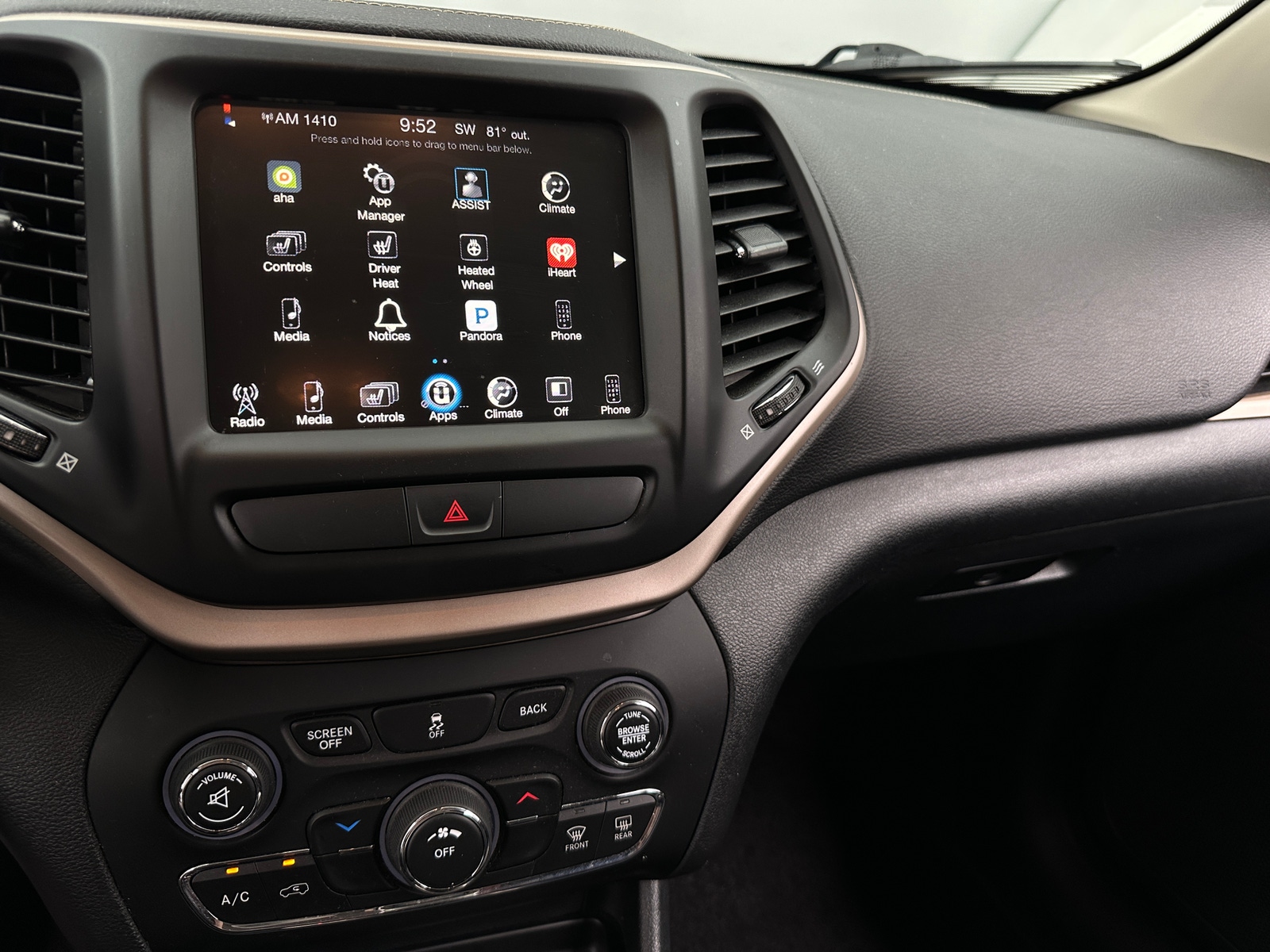 Thumbnail: 2016 Jeep Cherokee - 4