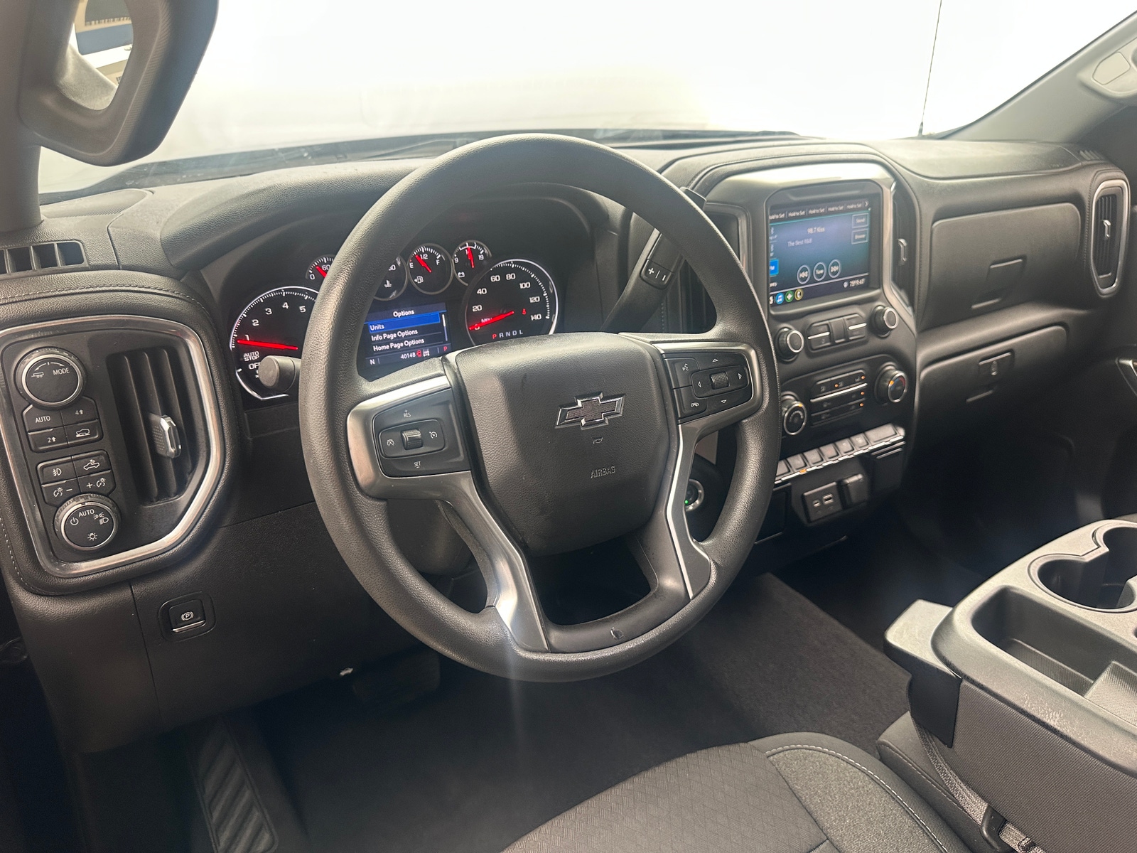 Thumbnail: 2020 Chevrolet Silverado 1500 - 3