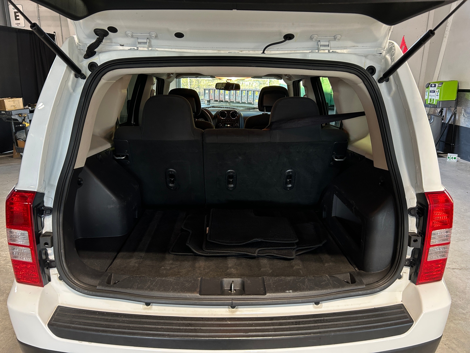 Thumbnail: 2016 Jeep Patriot - 7