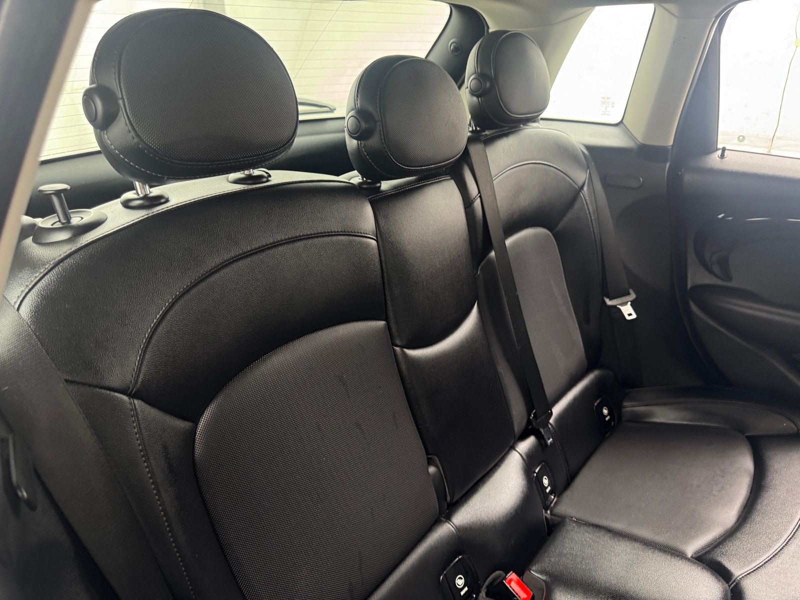Thumbnail: 2015 MINI Cooper Hardtop - 5
