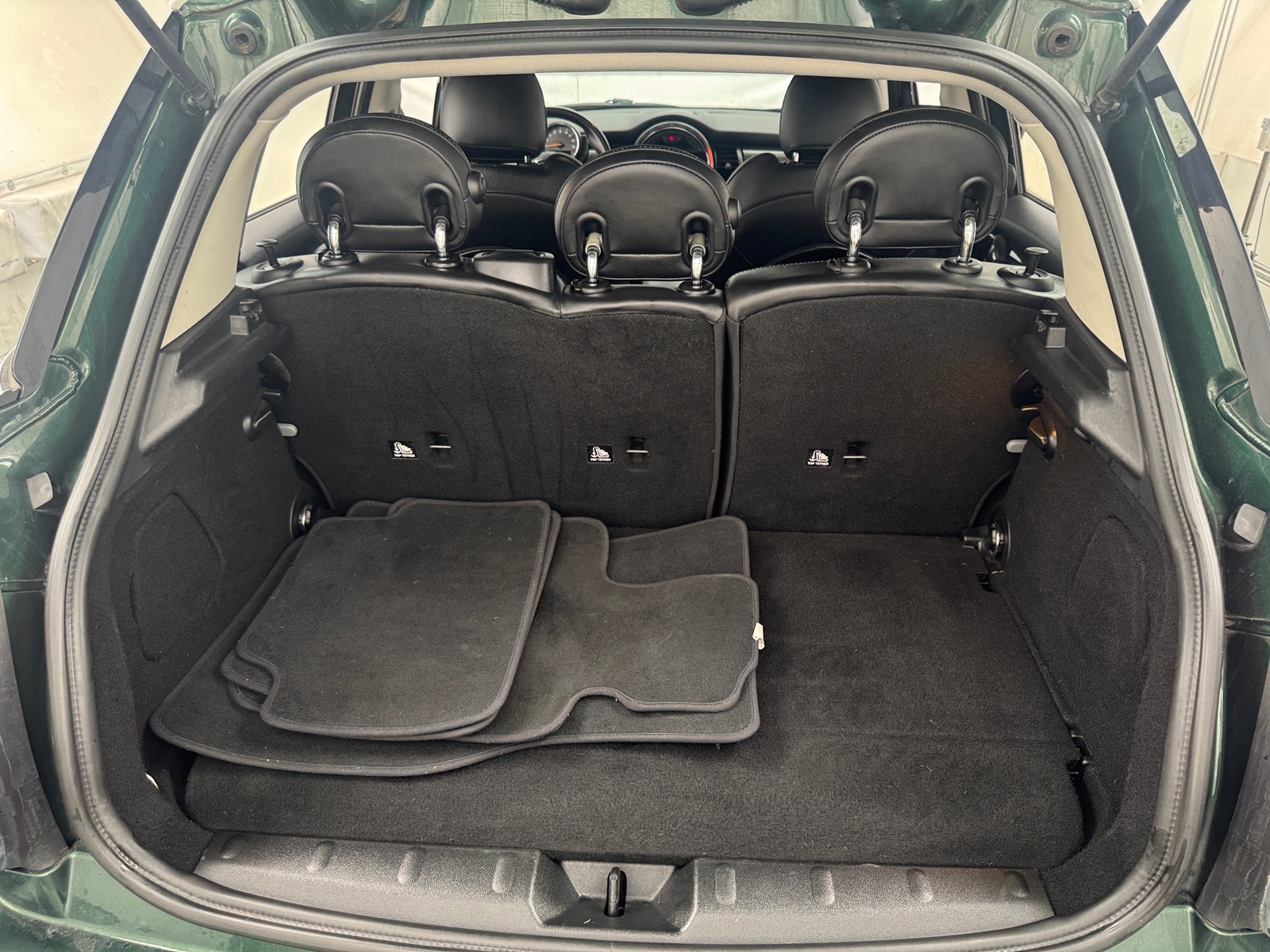Thumbnail: 2015 MINI Cooper Hardtop - 6