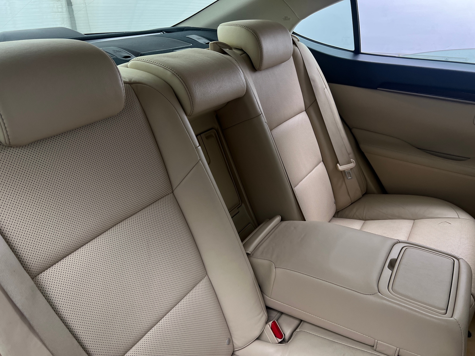 Thumbnail: 2013 Lexus ES - 5