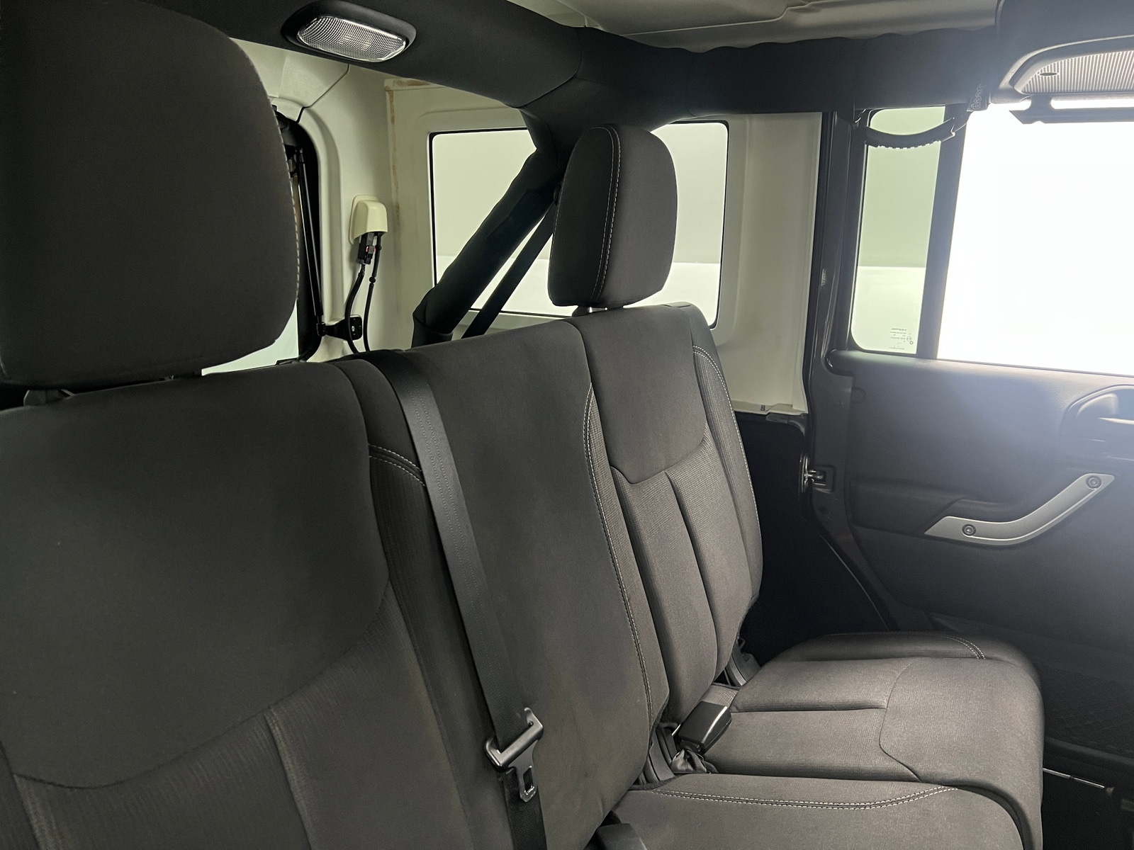 Thumbnail: 2017 Jeep Wrangler - 6
