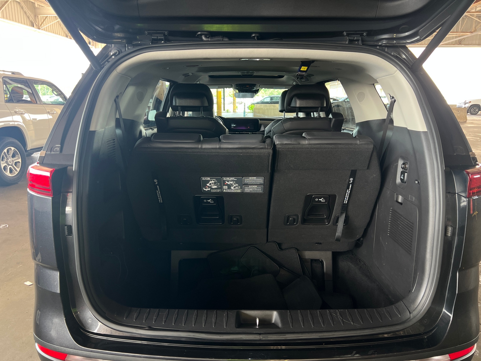 Thumbnail: 2024 Kia Carnival - 6