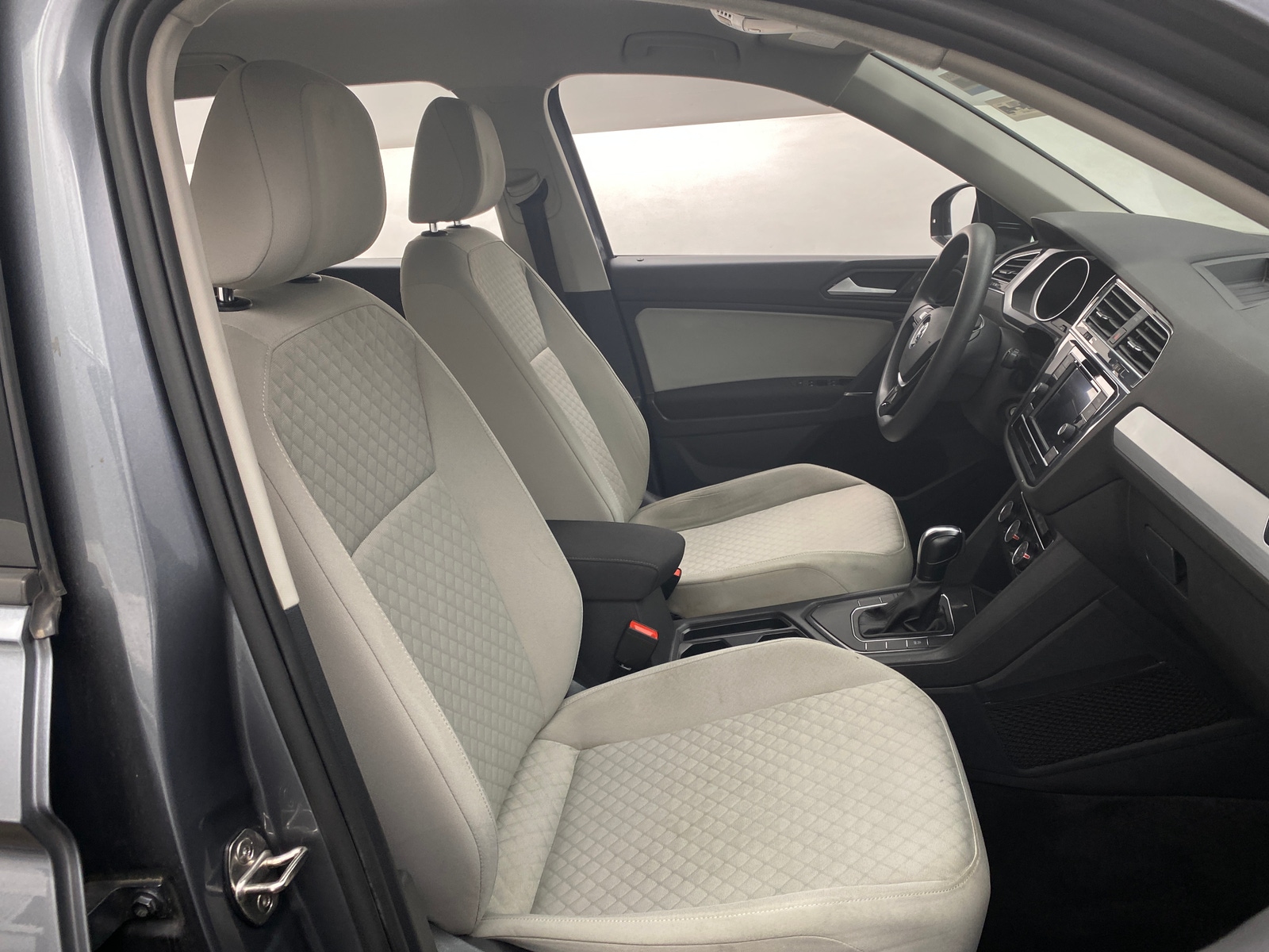 Thumbnail: 2020 Volkswagen Tiguan - 2